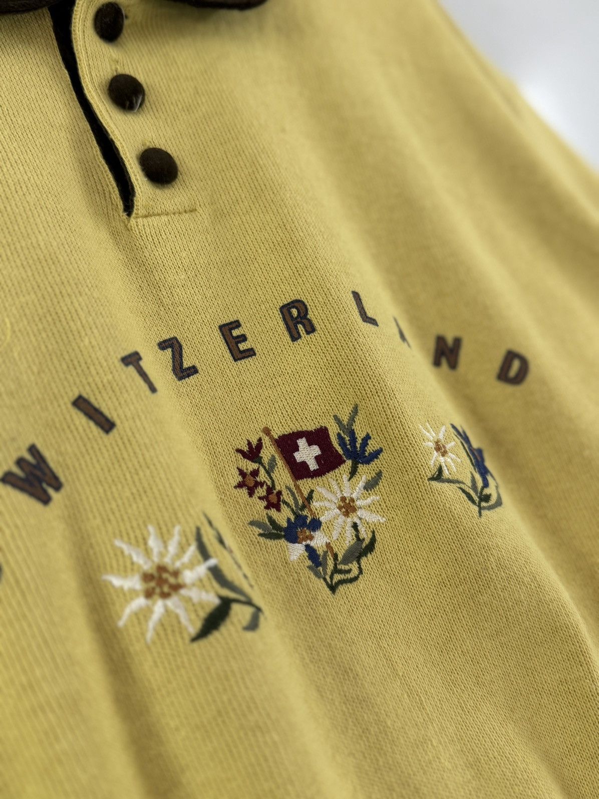 Art Comes First 🔥 90s Switzerland Trditional Art Embroidery Logo Sweatshirt Size US S / EU 44-46 / 1 - 5 Thumbnail
