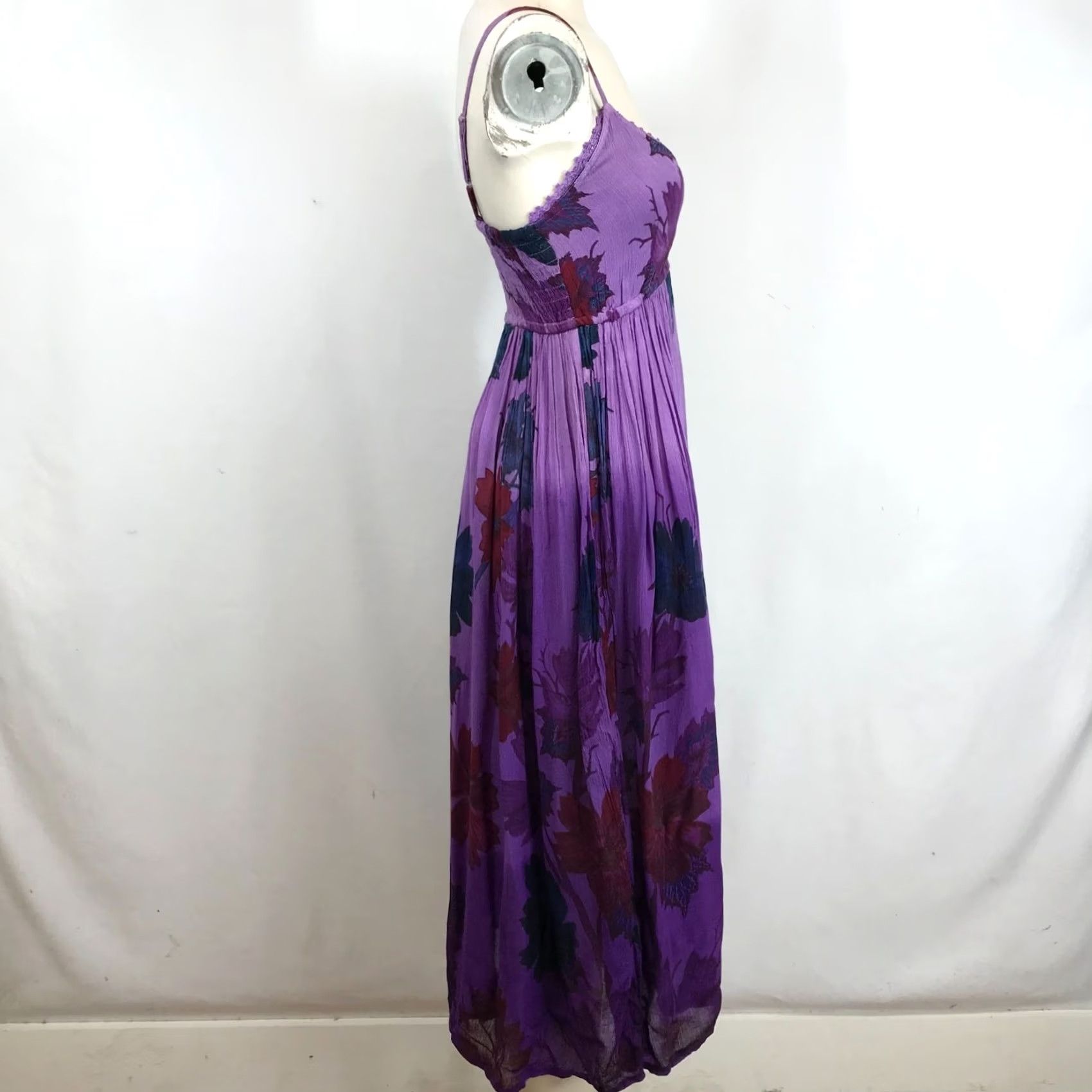 Vintage MKY - WOMEN'S S - PURPLE SPAGHETTI STRAP V NECK RAYON FLORAL MIDI DRESS Size S / US 4 / IT 40 - 4 Thumbnail