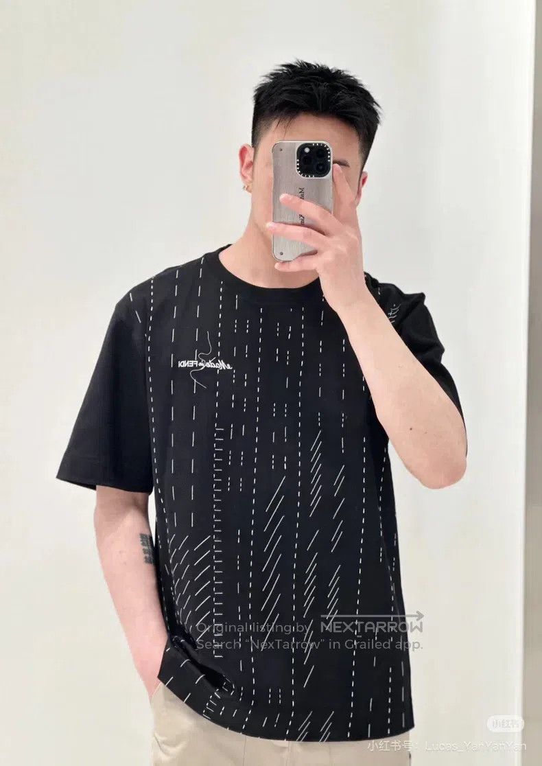Fendi Fendi Men's Short Sleeve T-Shirt Size US L / EU 52-54 / 3 - 8 Thumbnail
