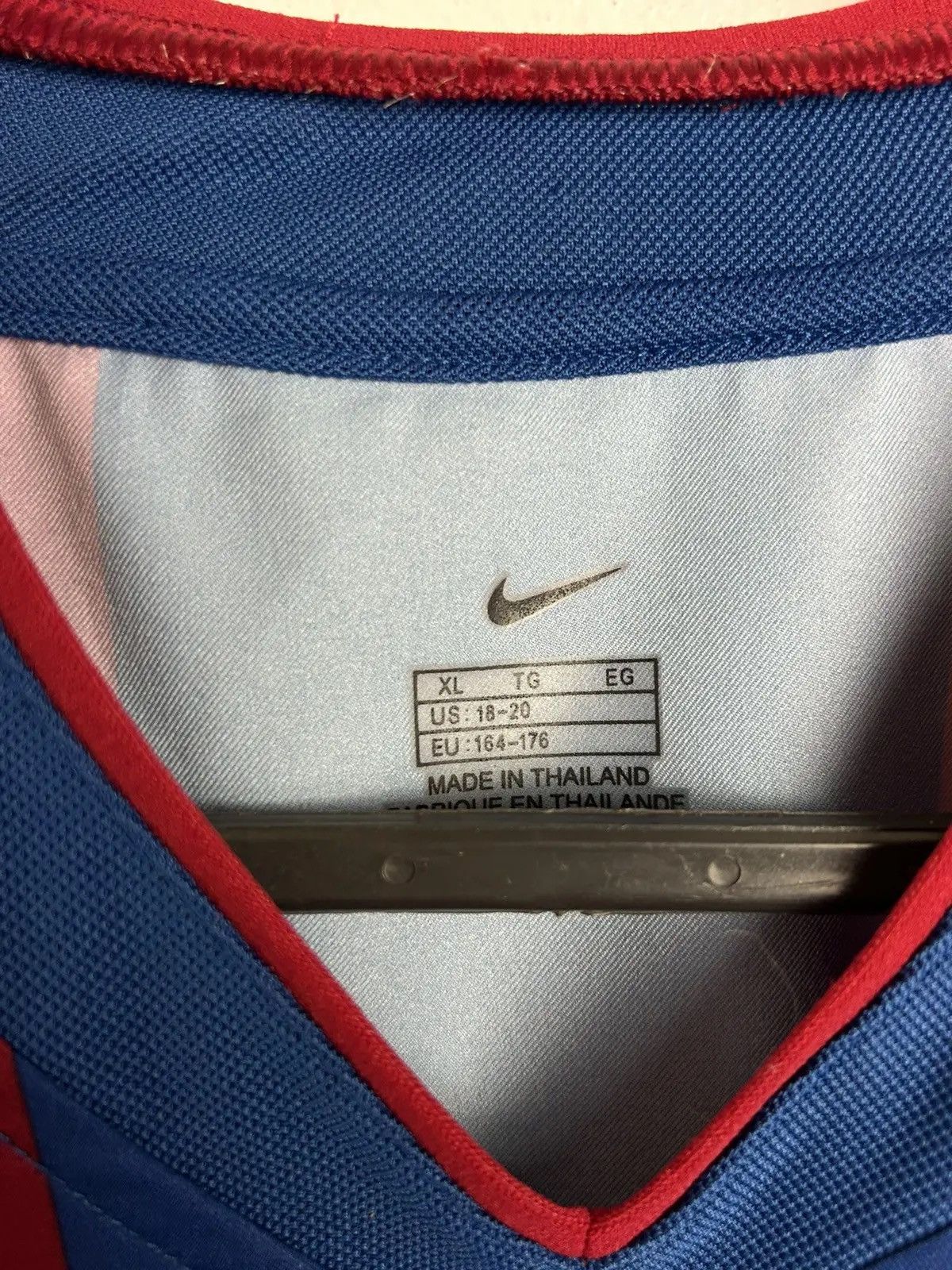Nike Vintage Nike x FC Barcelona 2002/03 Home Kit Youth Jersey Size US S / EU 44-46 / 1 - 7 Thumbnail