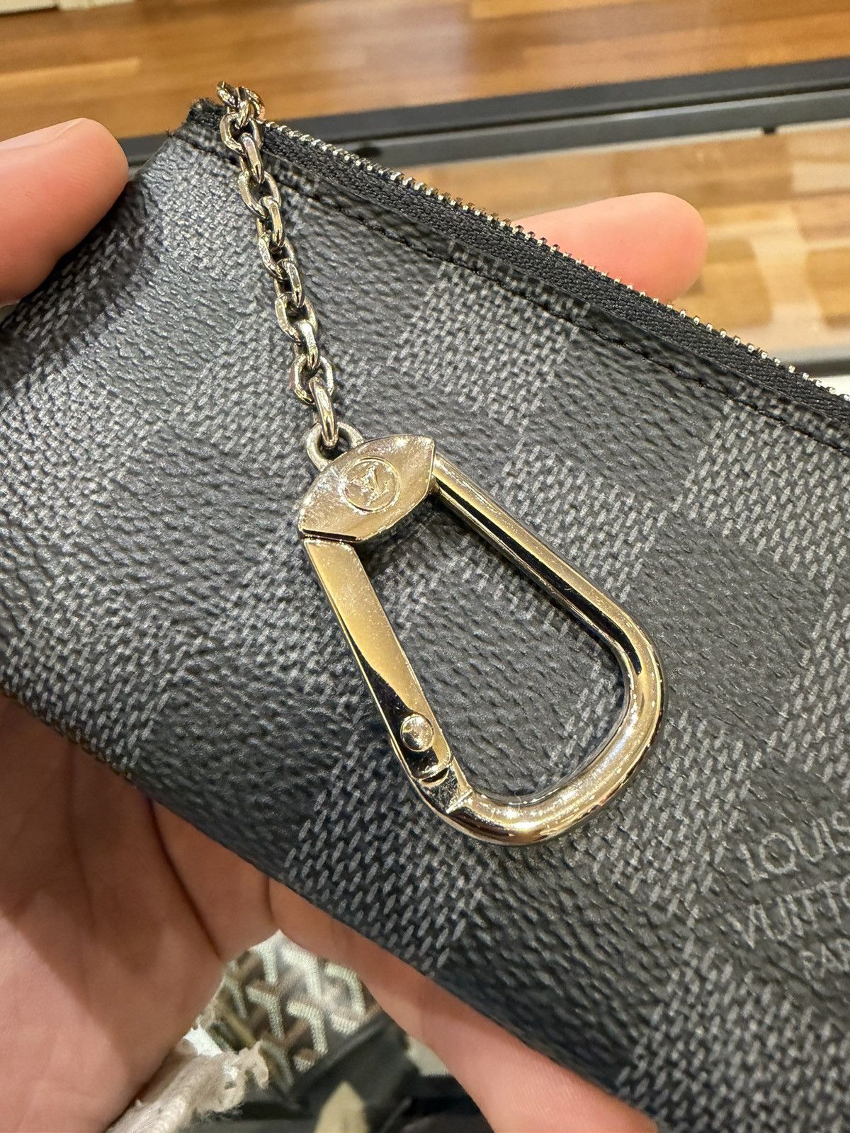 Louis Vuitton Louis Vuitton Graphite Damier Canvas Key Pouch w/ D-Ring Size ONE SIZE - 2 Thumbnail