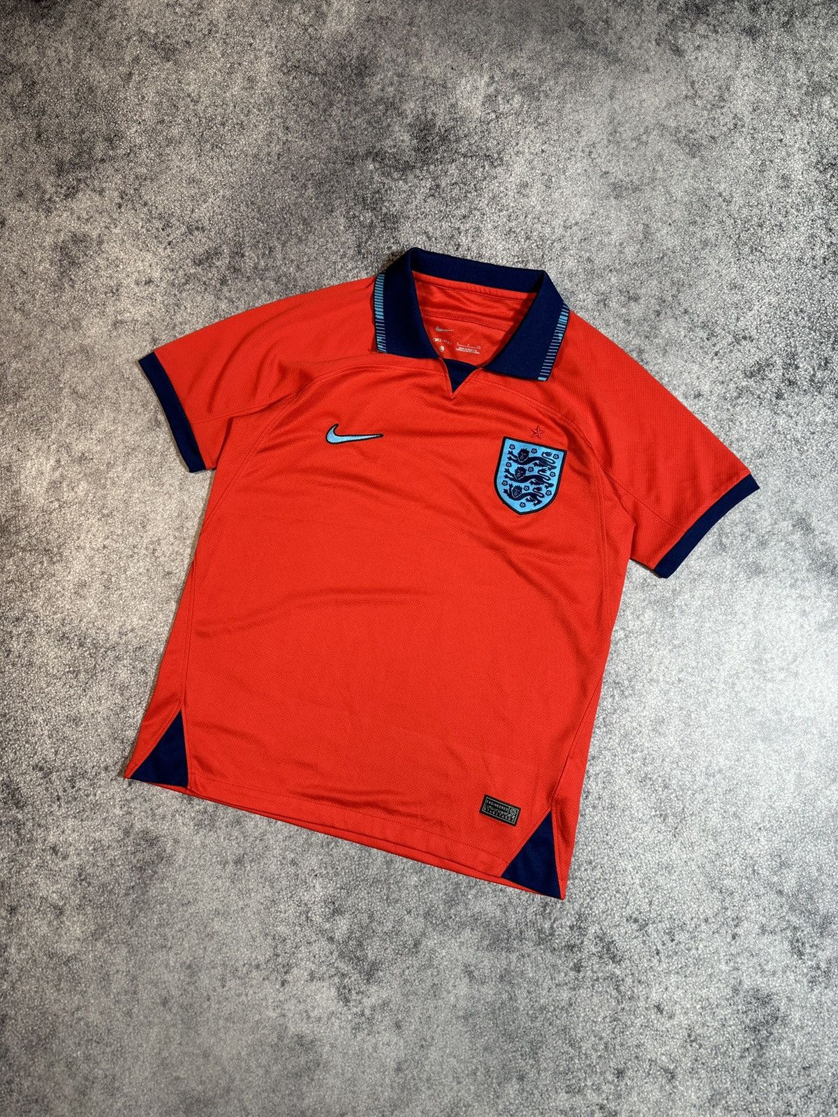 Nike Nike England Red Soccer Jersey Streetwear Style Blokecore S Size US S / EU 44-46 / 1 - 1 Thumbnail