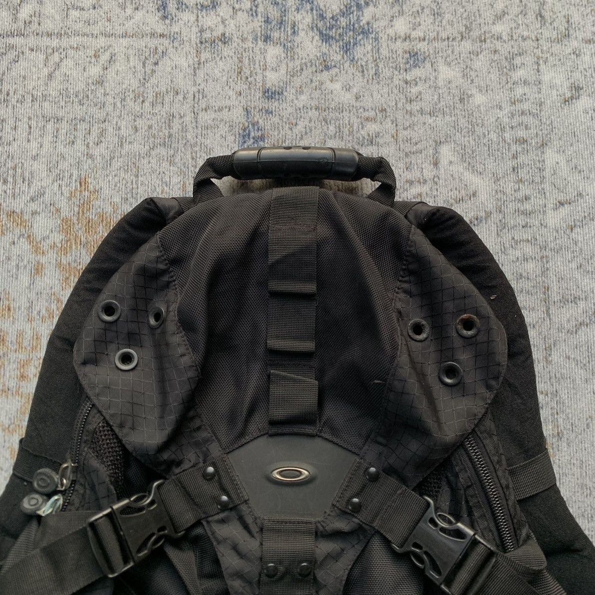 Oakley Vintage Rare Oakley Icon Backpack 2.0 Black - Y2K Bag Size ONE SIZE - 3 Thumbnail