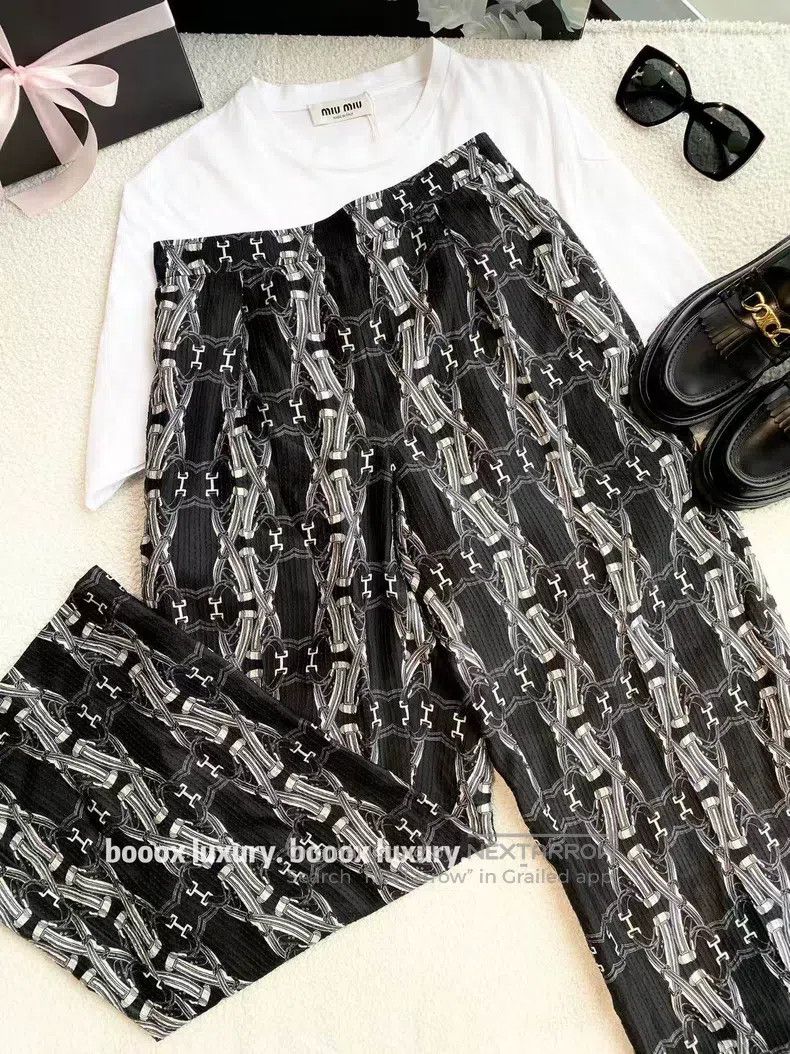 Hermes Hermes Silk Black Lock Closure Printed Full Print Mulberry Size 24" / US 00 / IT 34 - 3 Thumbnail