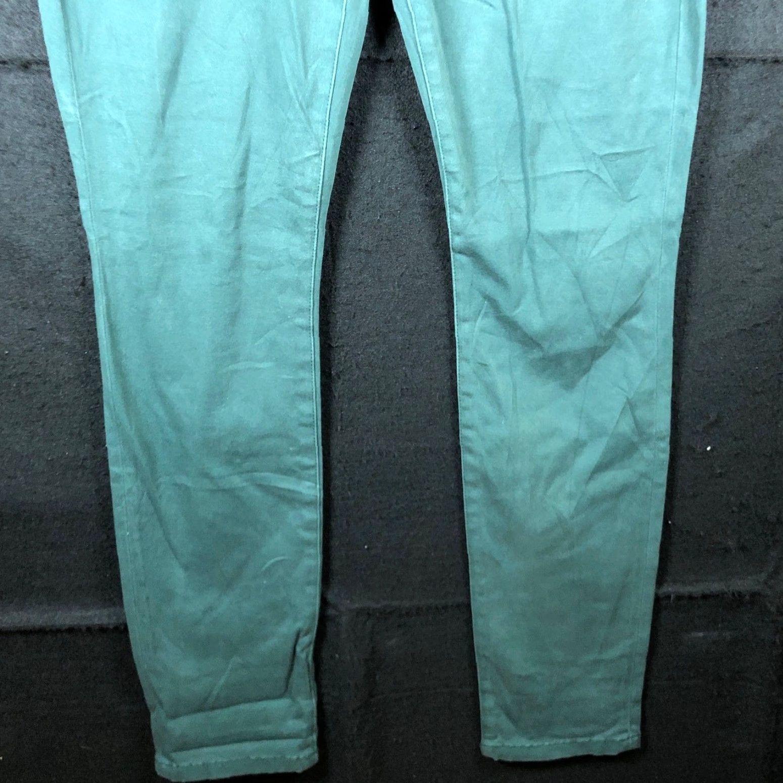 Vintage CAbi Jeans Hunter Green Mid Rise Skinny Moto Zipped Pockets Stretch 10 Women's Denim Jeans Regular Sized 10 Green Pants Size 32" / US 10 / IT 46 - 3 Thumbnail