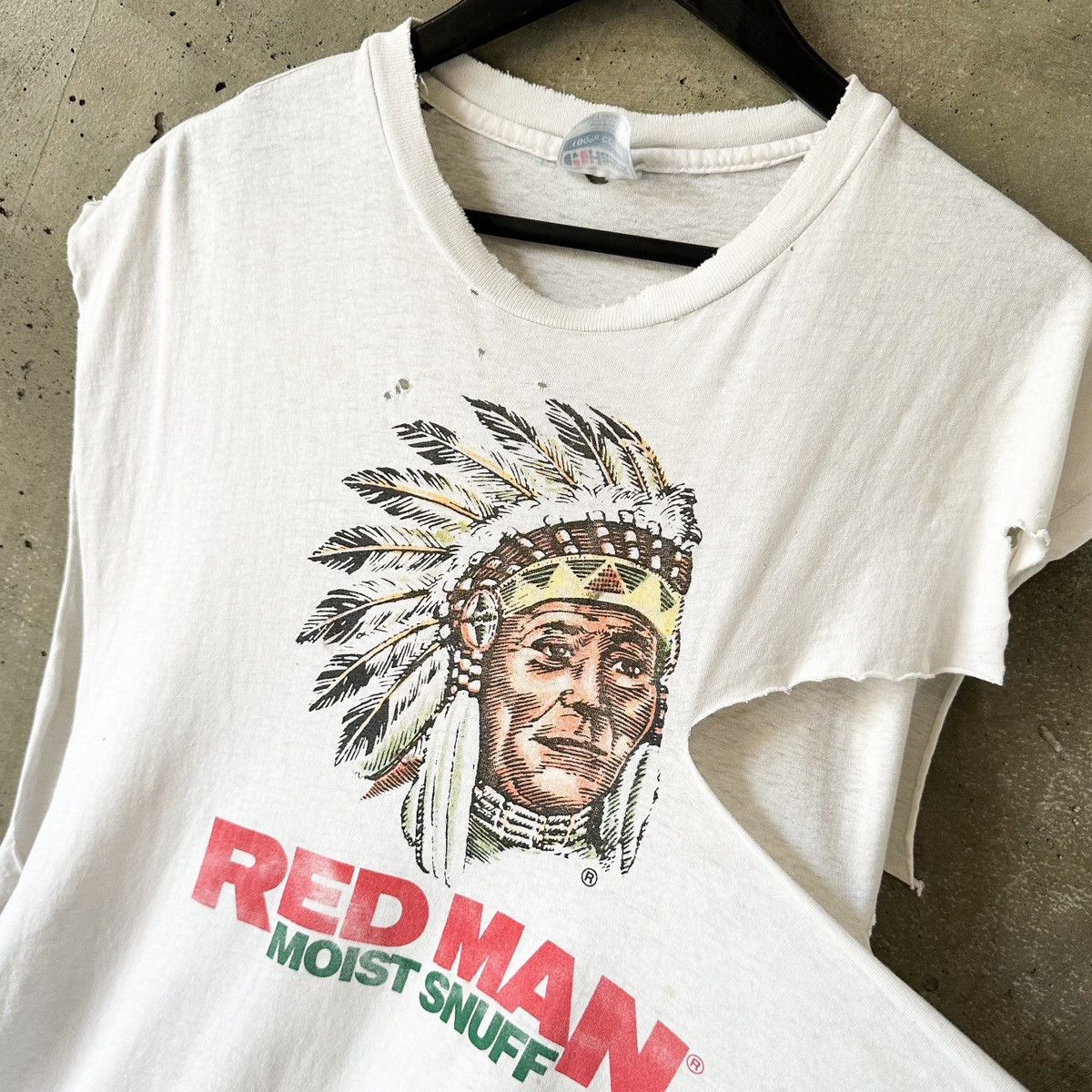 Vintage 90s THRASHED Red Man Moist Snuff Sleeveless Shirt Size US L / EU 52-54 / 3 - 3 Thumbnail