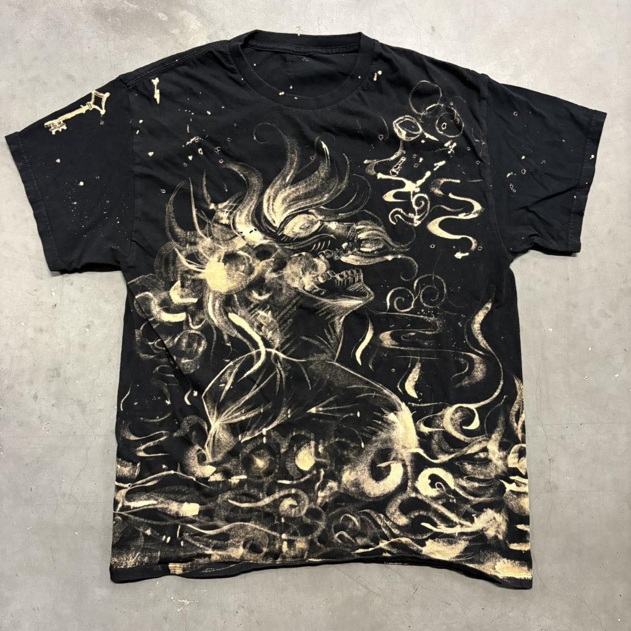 Japanese Brand × Vintage Crazy Vintage Y2K/2000s Demon Goth Grunge Black skull Graphic Tee! Size US S / EU 44-46 / 1 - 1 Thumbnail
