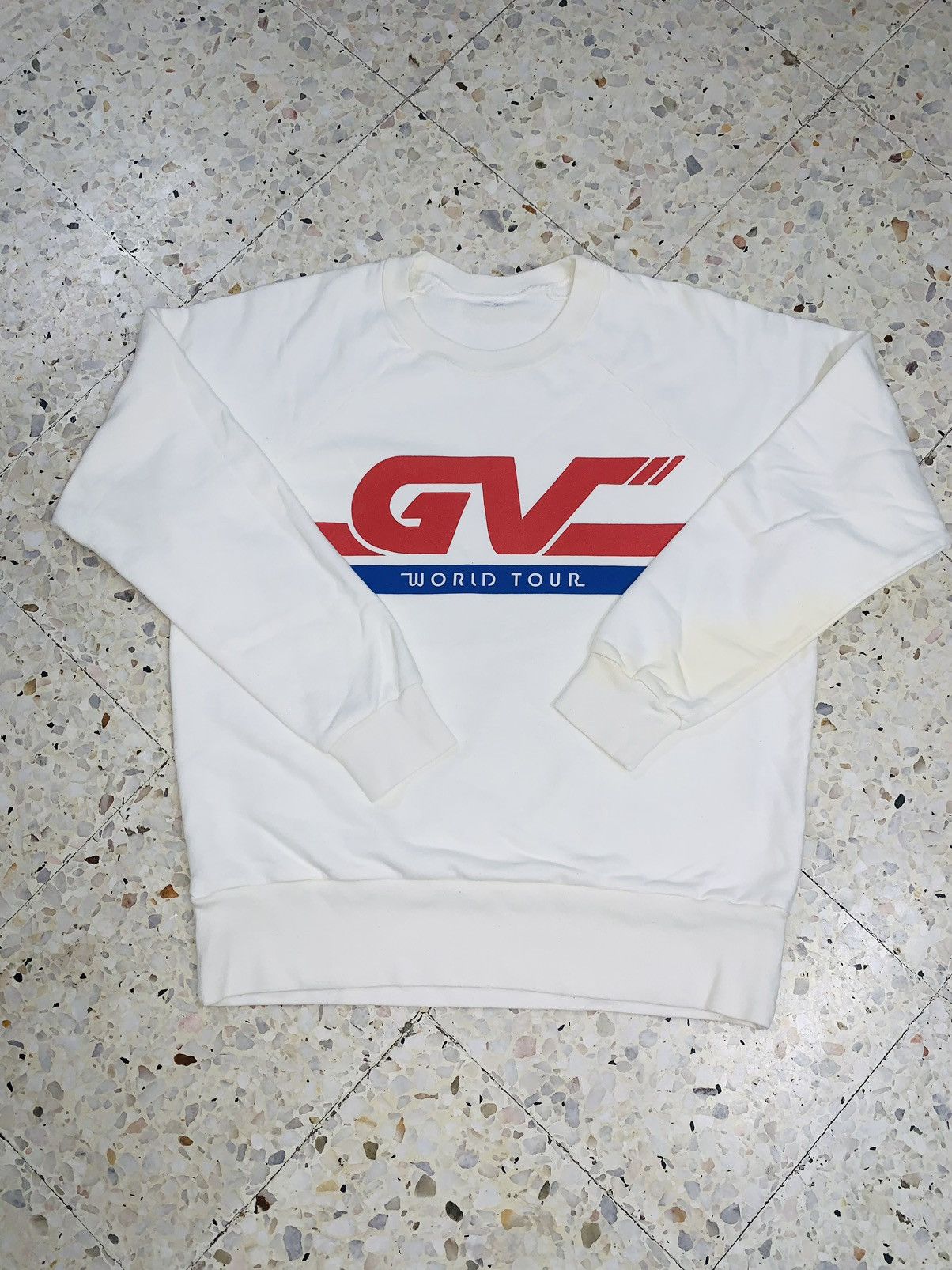 Gv world tour long sleeve hotsell