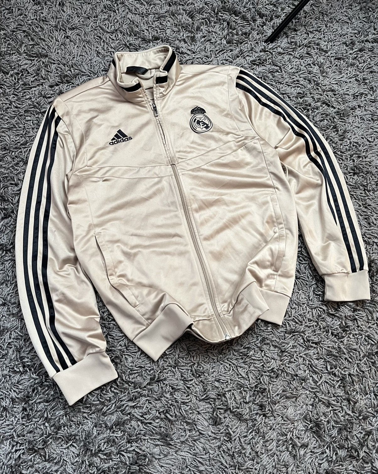 Adidas Adidas Real Madrid 2019/20 Presentation Jacket Gold Size US M / EU 48-50 / 2 - 1 Thumbnail