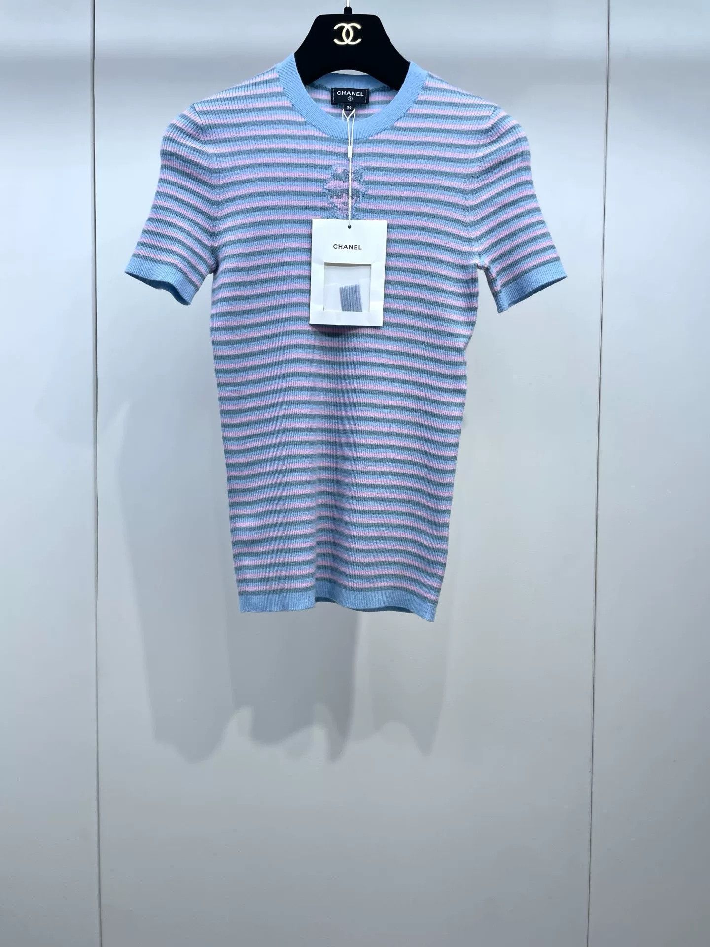 Chanel Chanel 25B Striped Knit Short Sleeve Size XS / US 0-2 / IT 36-38 - 1 Thumbnail