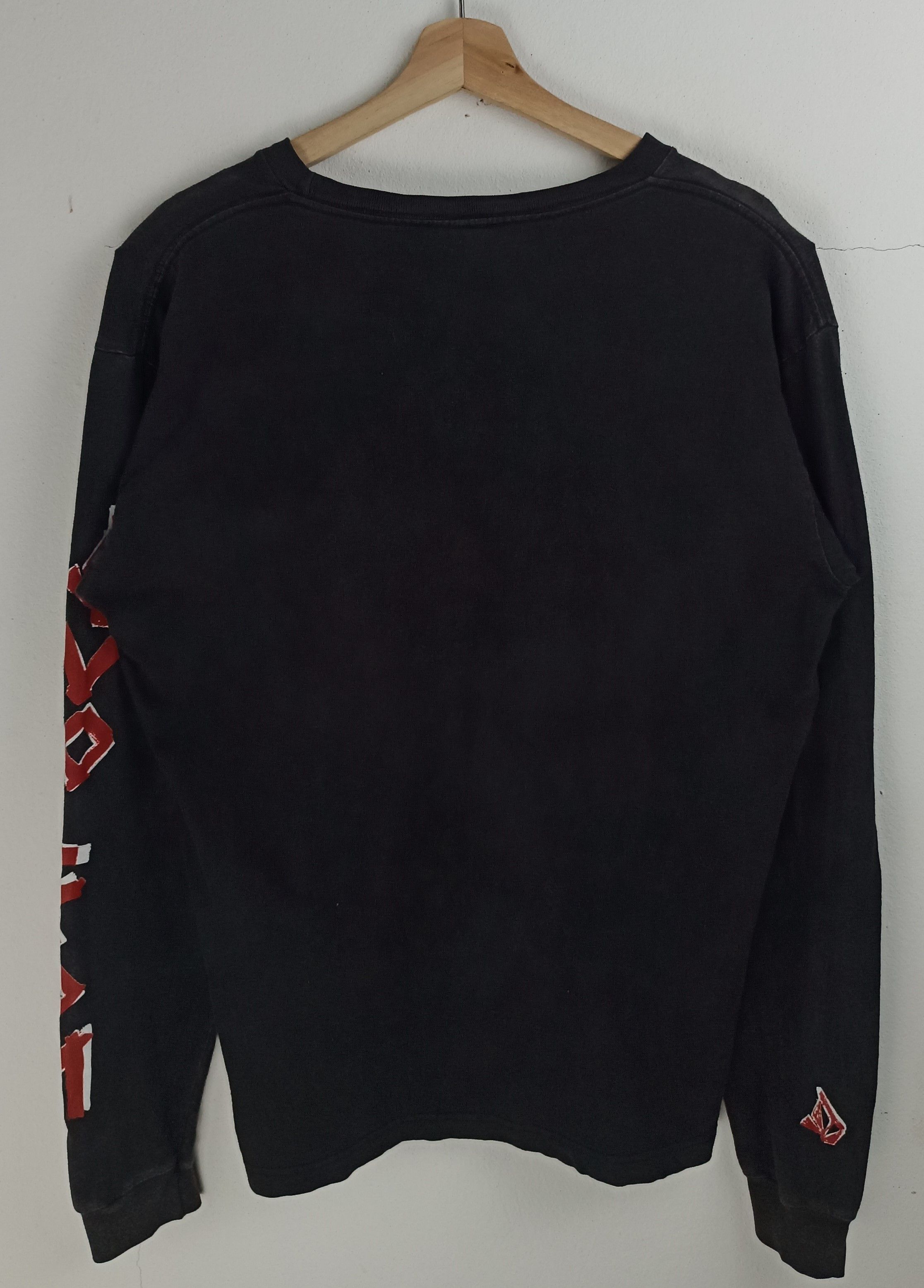 Vintage VINTAGE Y2K VOLCOM SMALL LOGO L/S SKATE GANG 90'S RARE Size US L / EU 52-54 / 3 - 4 Thumbnail