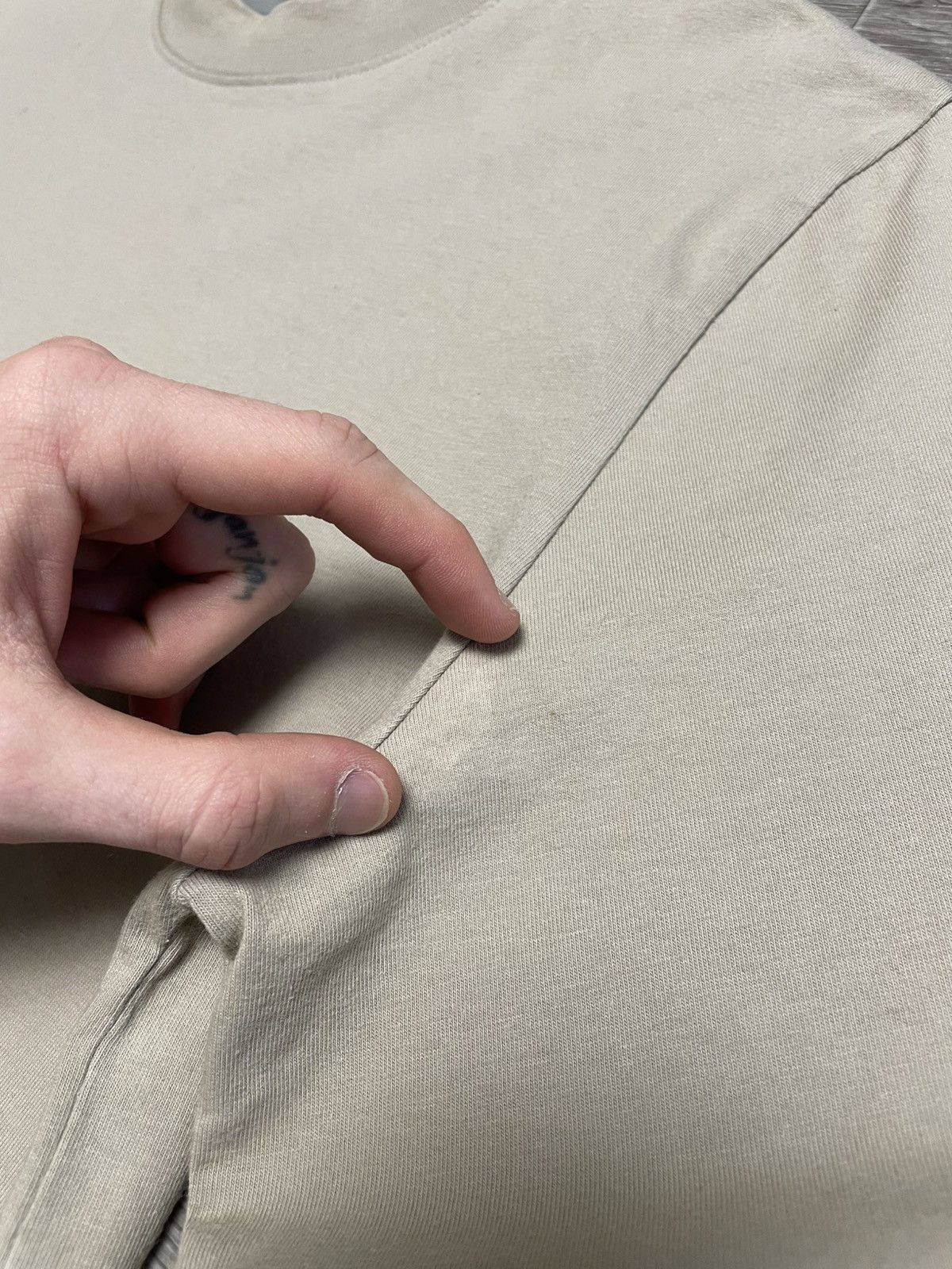 Essentials Fear Of God Essentials Beige Reflective Logo Long Sleeve Tee Size US S / EU 44-46 / 1 - 12 Thumbnail