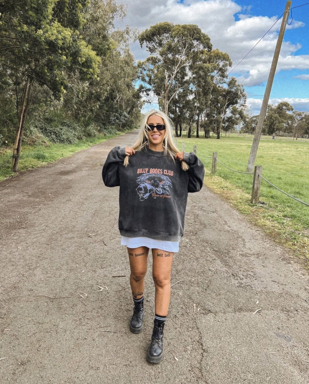 The Australian Outback Collection Vintage Sx Panther Billy Bones Club Sun Faded Sweatshirt Size US XL / EU 56 / 4 - 2 Thumbnail