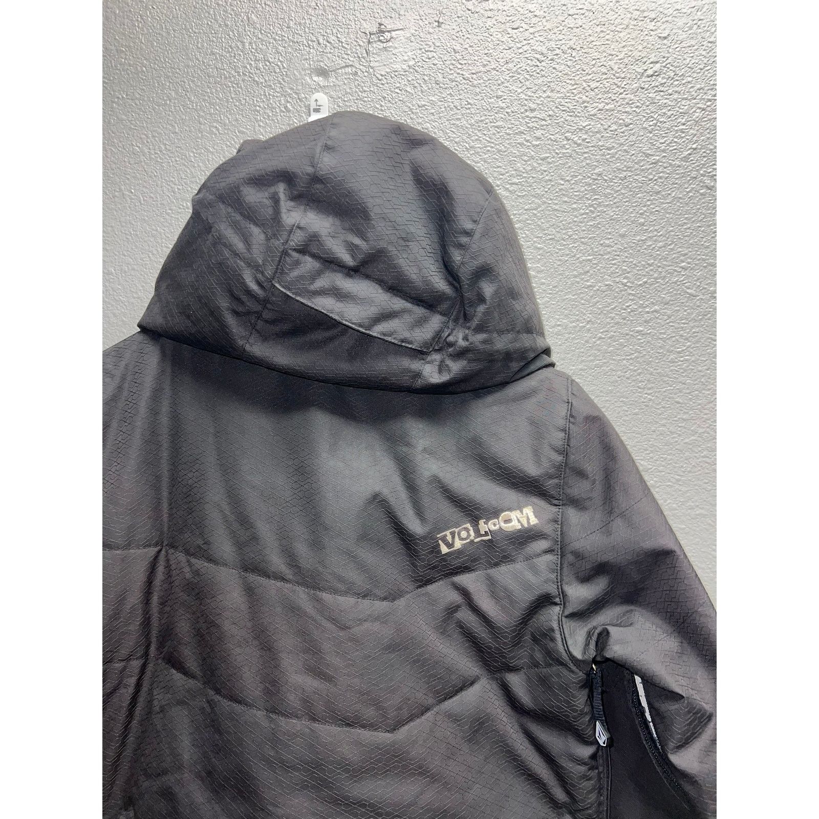 Vintage Volcom Thermonite Jacket Ski Snowboard Black Full Zip Puffer Size US S / EU 44-46 / 1 - 10 Thumbnail