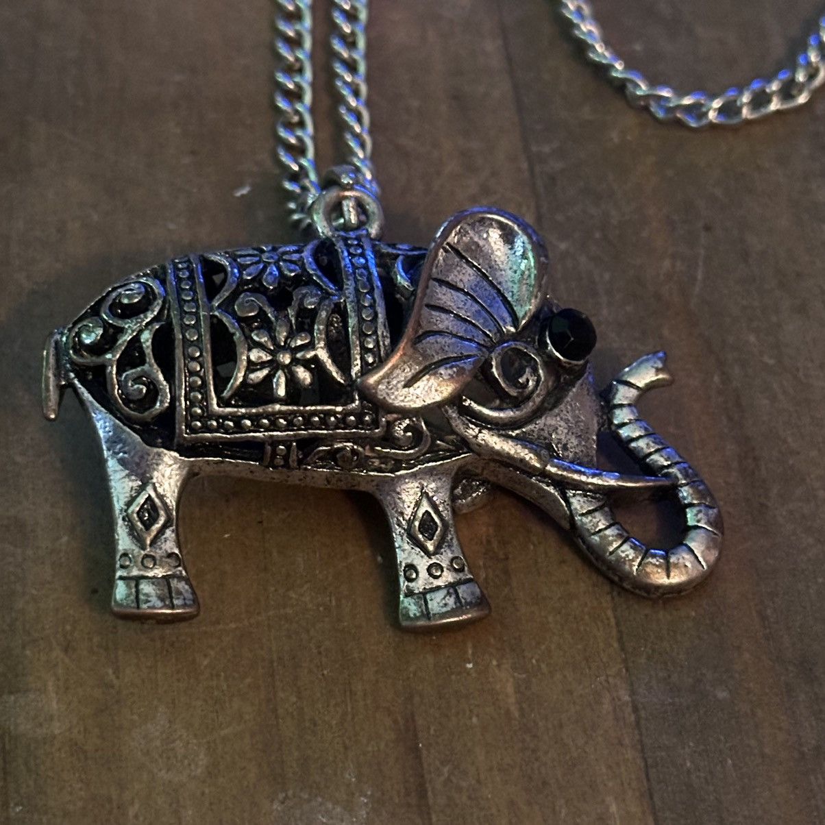 Other Silver tone filigree elephant pendant necklace Size ONE SIZE - 3 Thumbnail