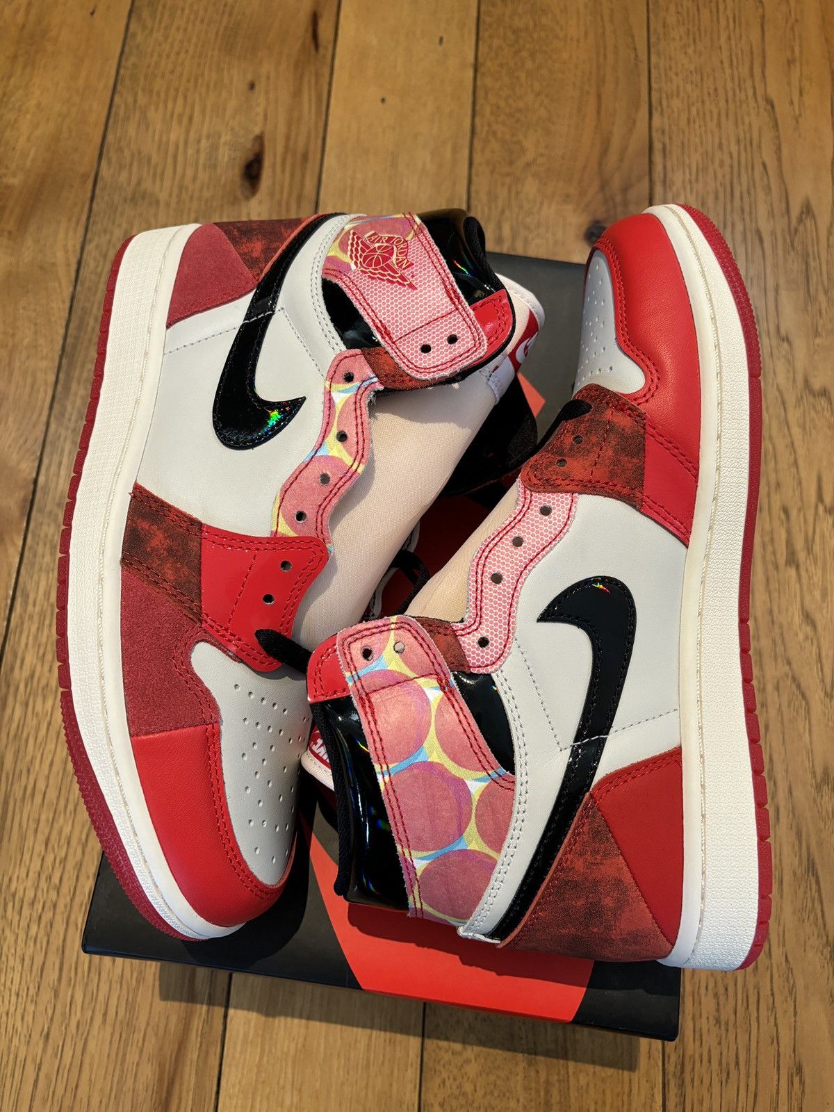 Jordan Brand × Nike Jordan 1 High Spider-Man Across the Spider-Verse Size US 9 / EU 42 - 1 Thumbnail