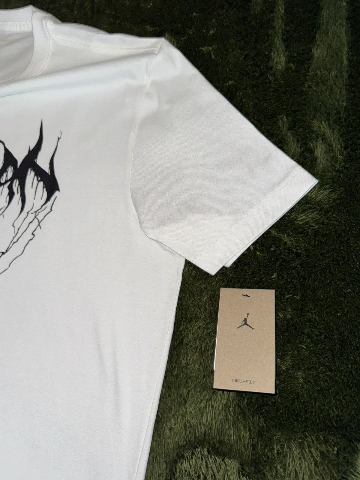 Jordan Brand [XL] Jordan Dri-FIT Basketball Graphic T-Shirt White Size US XL / EU 56 / 4 - 4 Thumbnail
