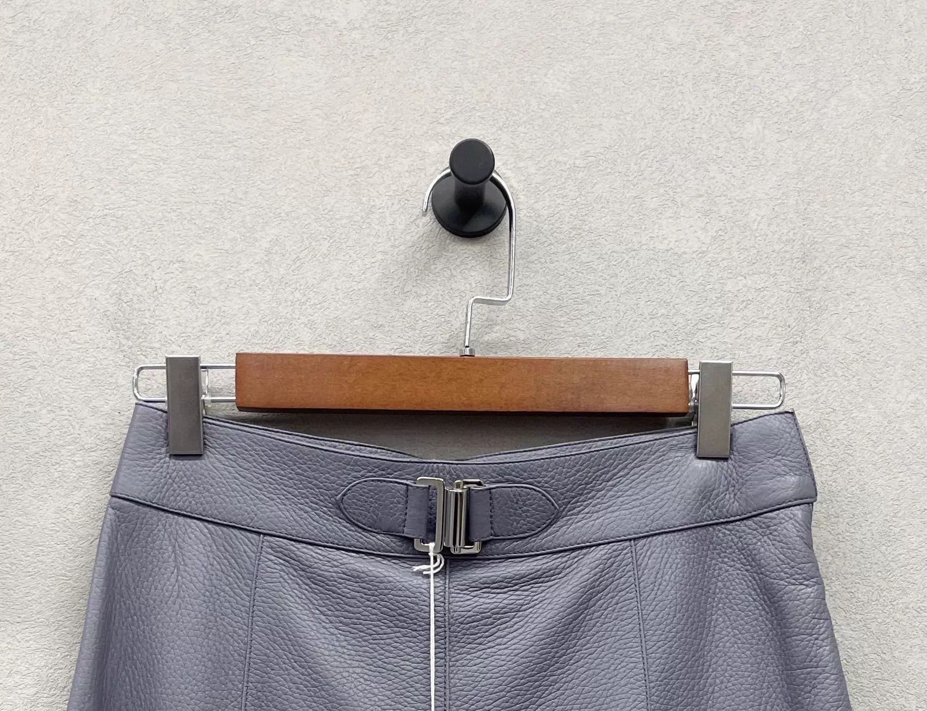 Hermes Hermes Gray-Purple Leather Skirt 36 New With Tags Size 26" / US 2 / IT 38 - 4 Thumbnail