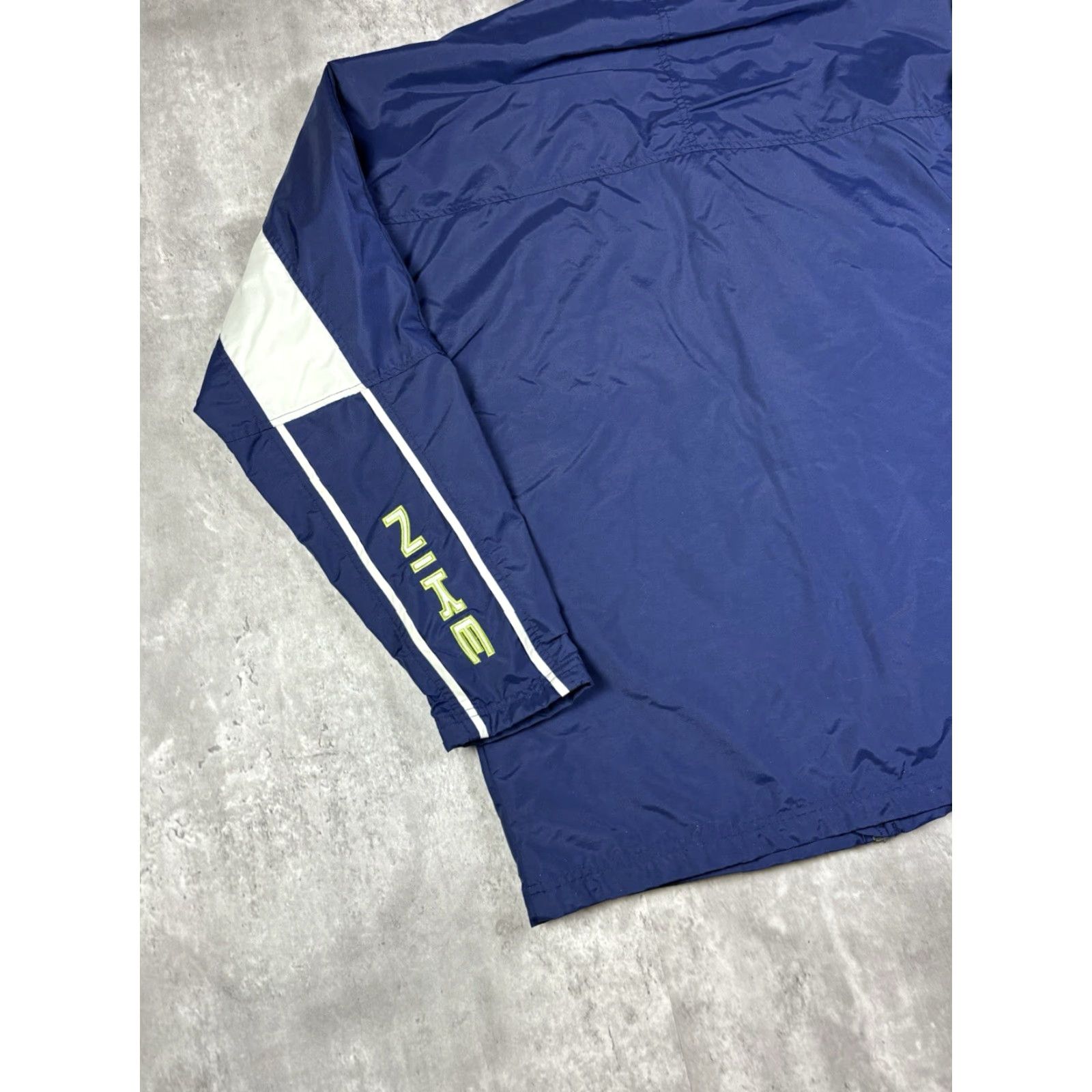 Nike VINTAGE Nike Windbreaker Jacket, Full Zip, Nylon Softshell, Blue, Size L, Men’s, 90s, Sports, Retro, Dri-Fit, Logo, Casual, Travel, Workwear Size US L / EU 52-54 / 3 - 6 Thumbnail