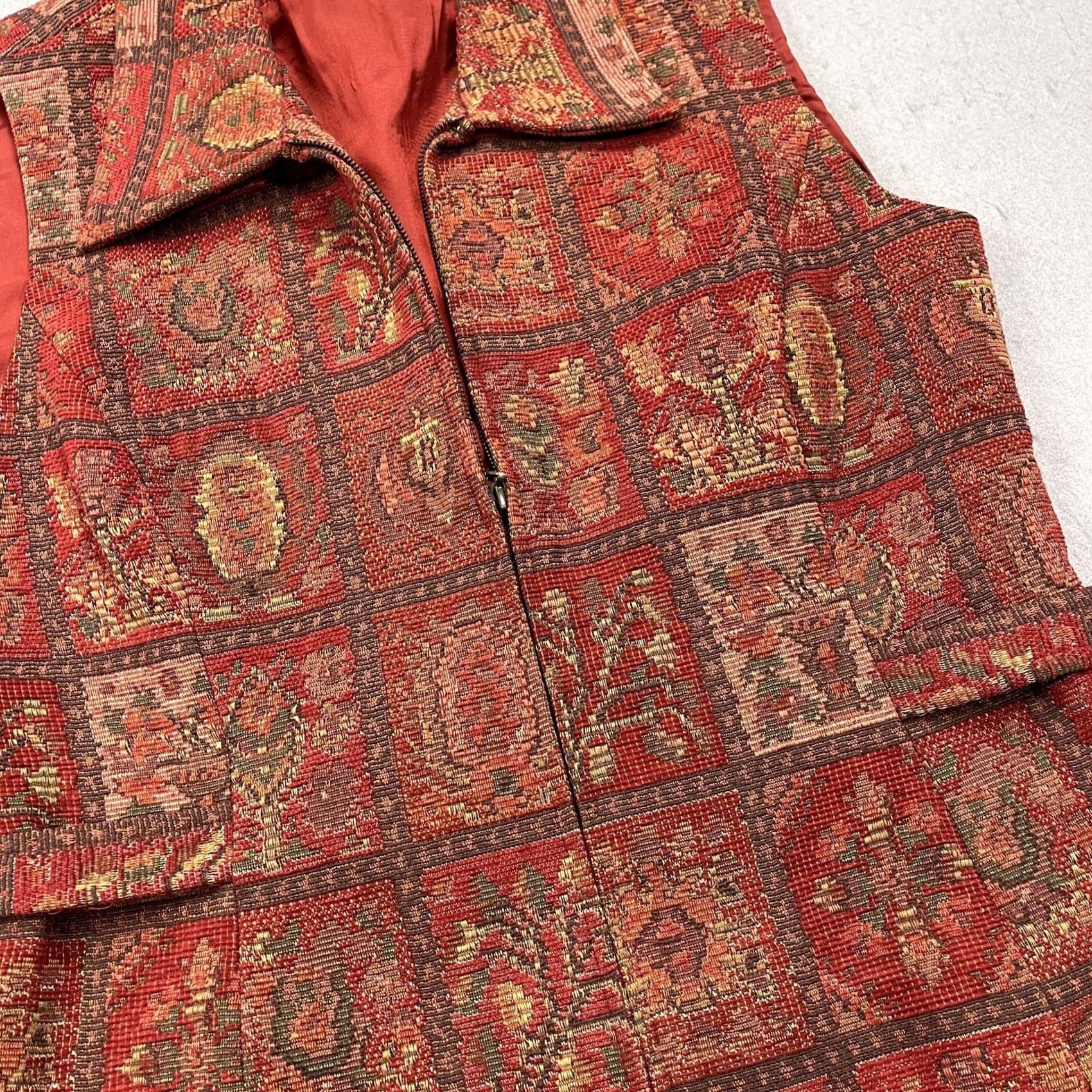 The Territory Ahead The Territory Ahead Vest Womens 12 Red Tapestry Floral Zip Lined Boho Classic Size XL / US 12-14 / IT 48-50 - 3 Thumbnail
