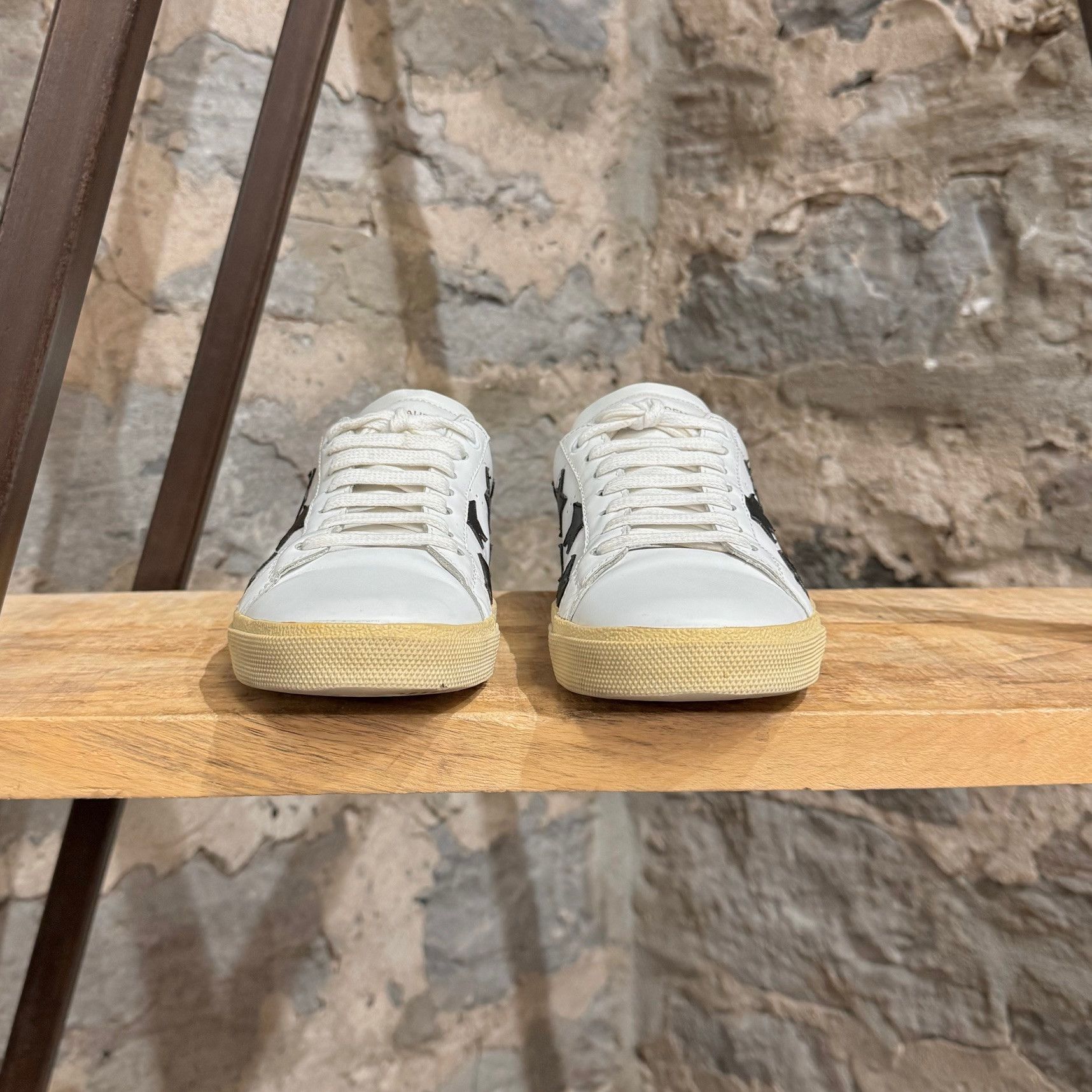 Saint Laurent Paris Saint Laurent White Leather Stars Appliqué Court Sneakers Size US 9.5 / IT 39.5 - 3 Thumbnail