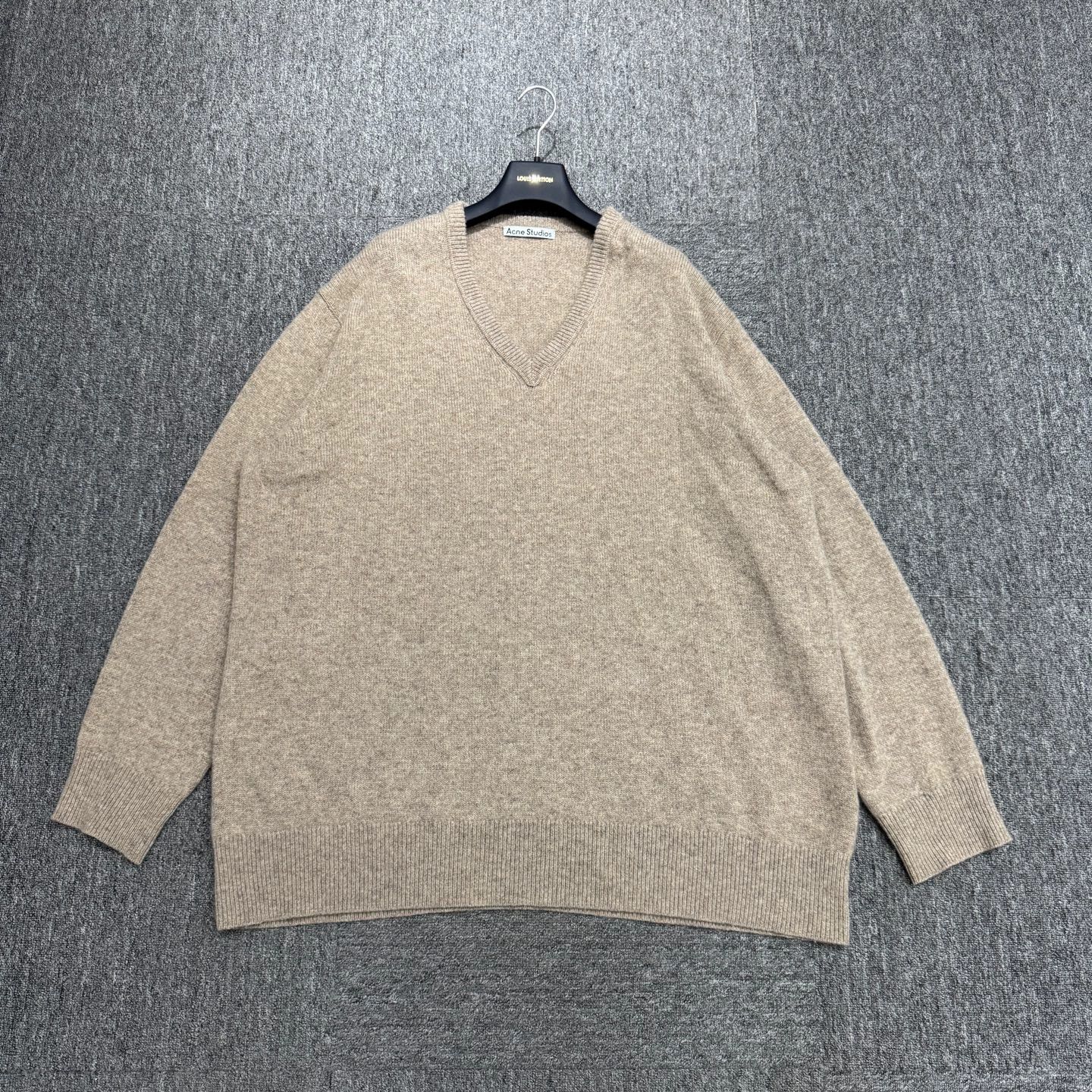 Acne Studios Acne Studios V Neck Wool Sweater XXL Size US XXL / EU 58 / 5 - 1 Thumbnail