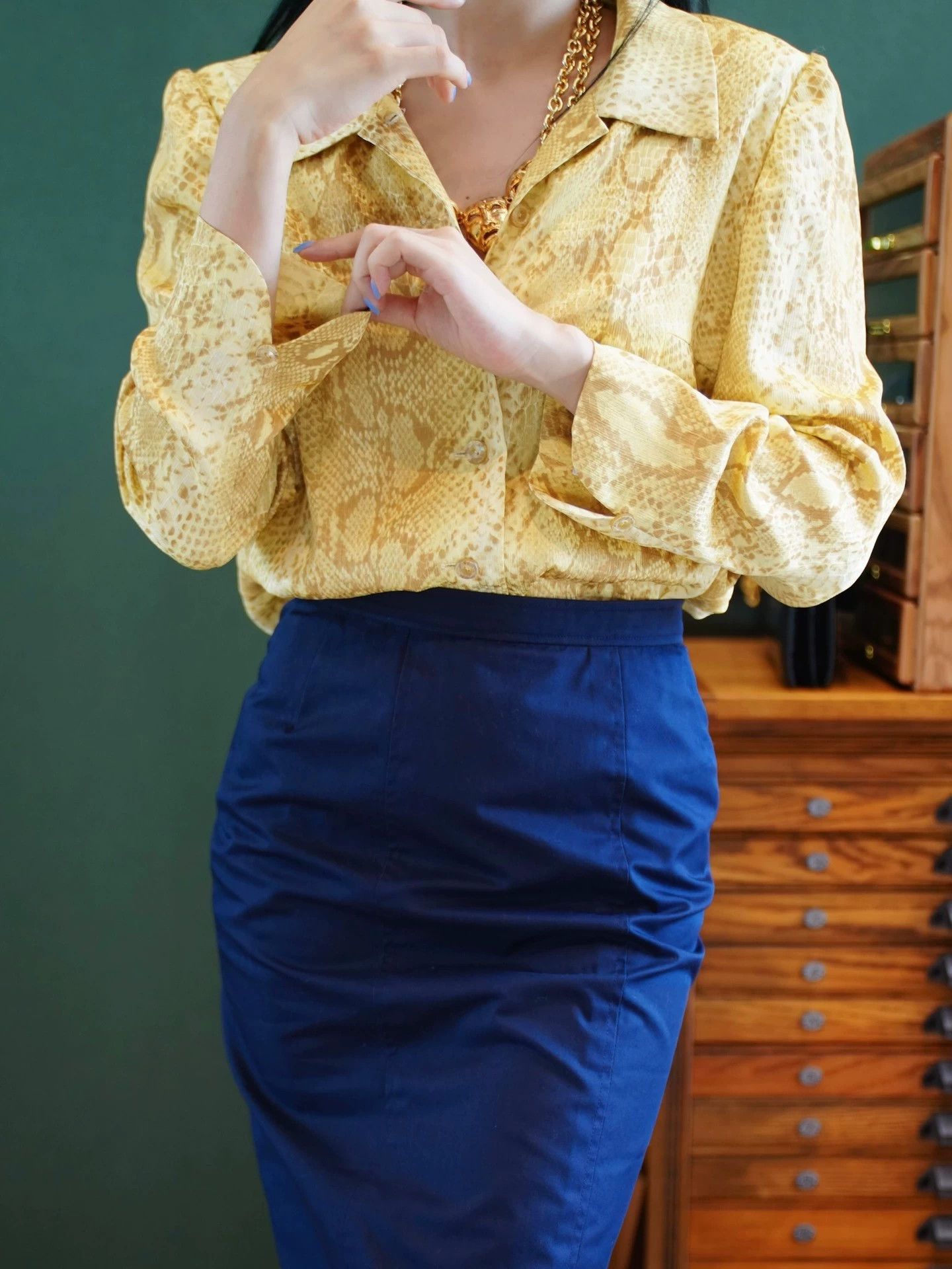 Vintage Vintage Golden Python Print Shirt L Size L / US 10 / IT 46 - 9 Thumbnail