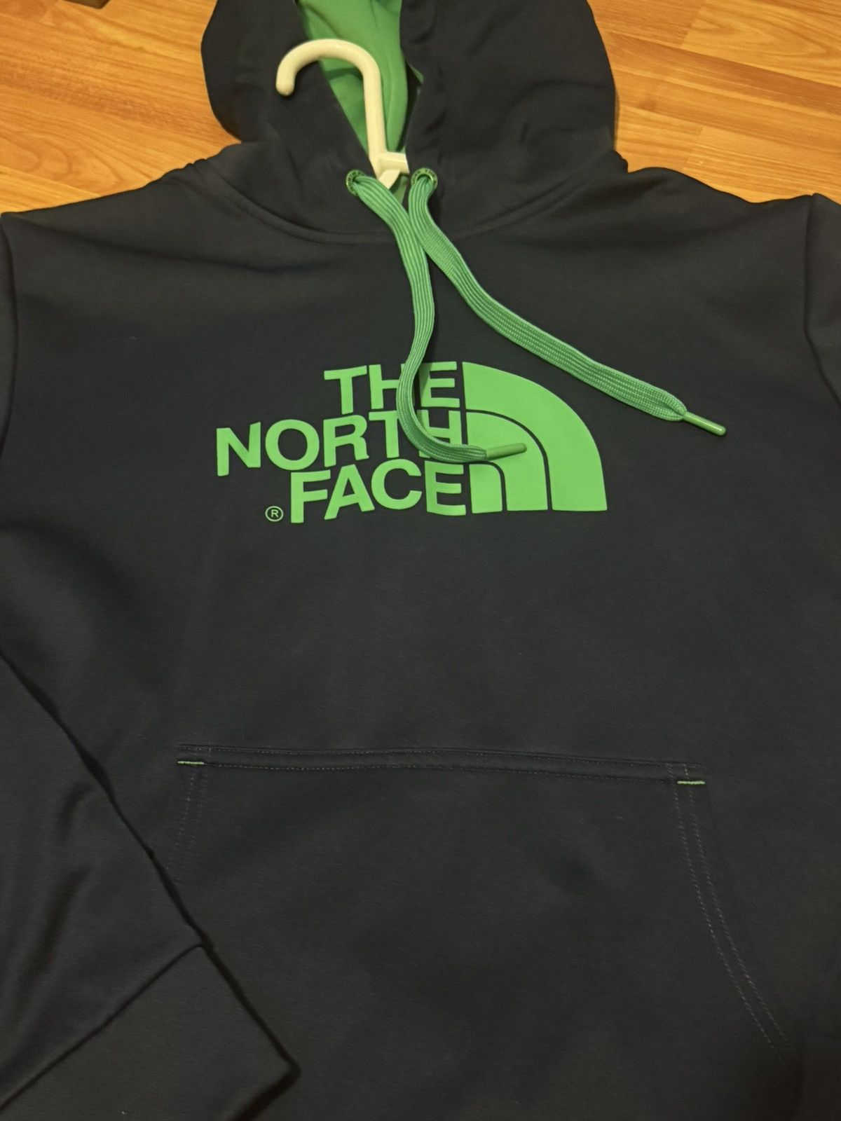 The North Face THE NORTH FACE HOODIE SIZE SMALL Size US M / EU 48-50 / 2 - 2 Thumbnail