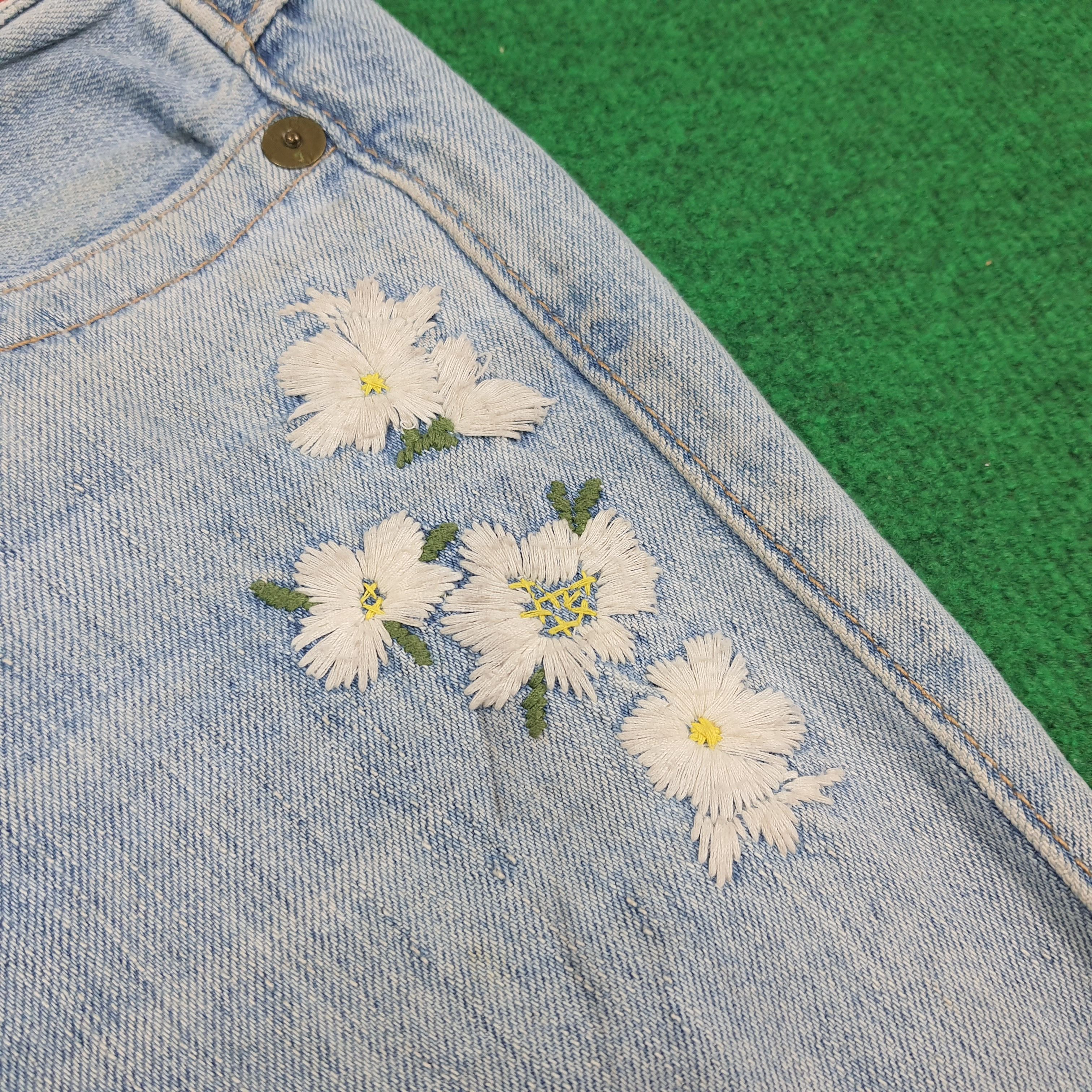 True Religion Vintage True Religion JOEY Floral Flare Jeans C297N7 Size 28" / US 6 / IT 42 - 3 Thumbnail