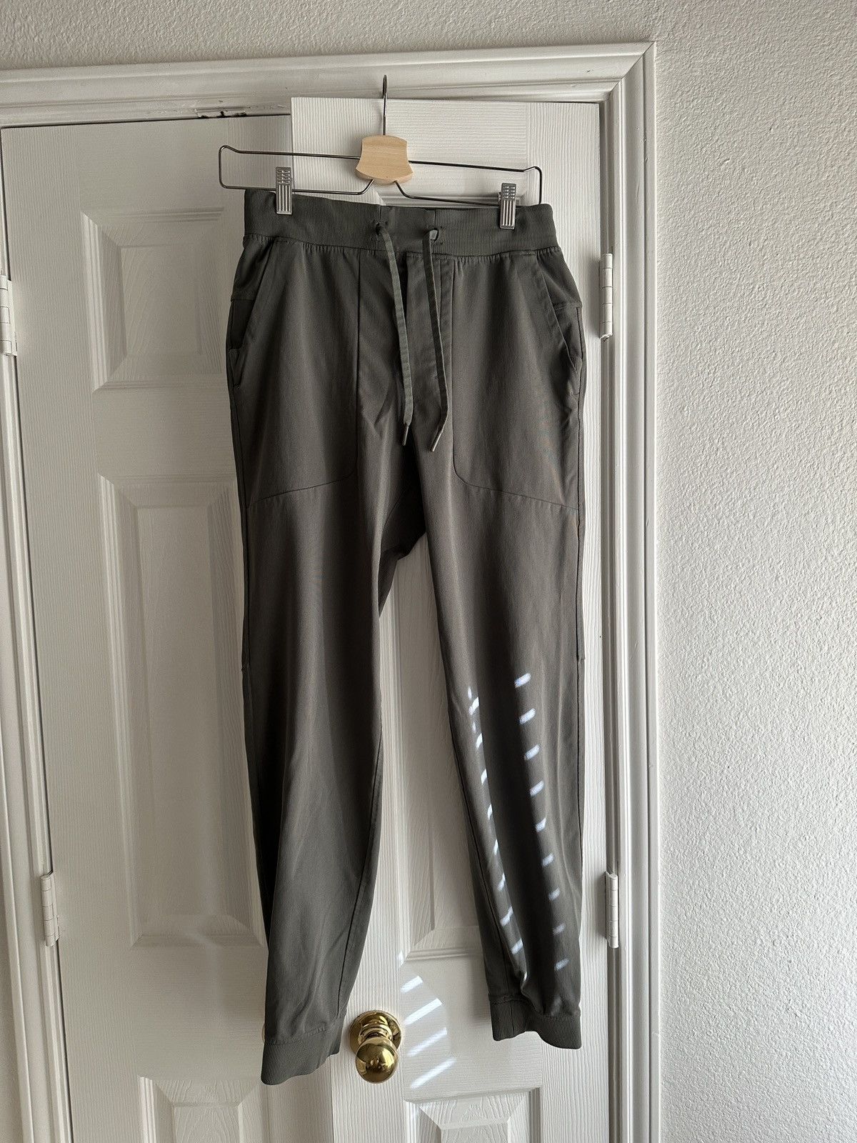 Lululemon Lululemon ABC Joggers sz S (light green) Size US 29 - 1 Thumbnail