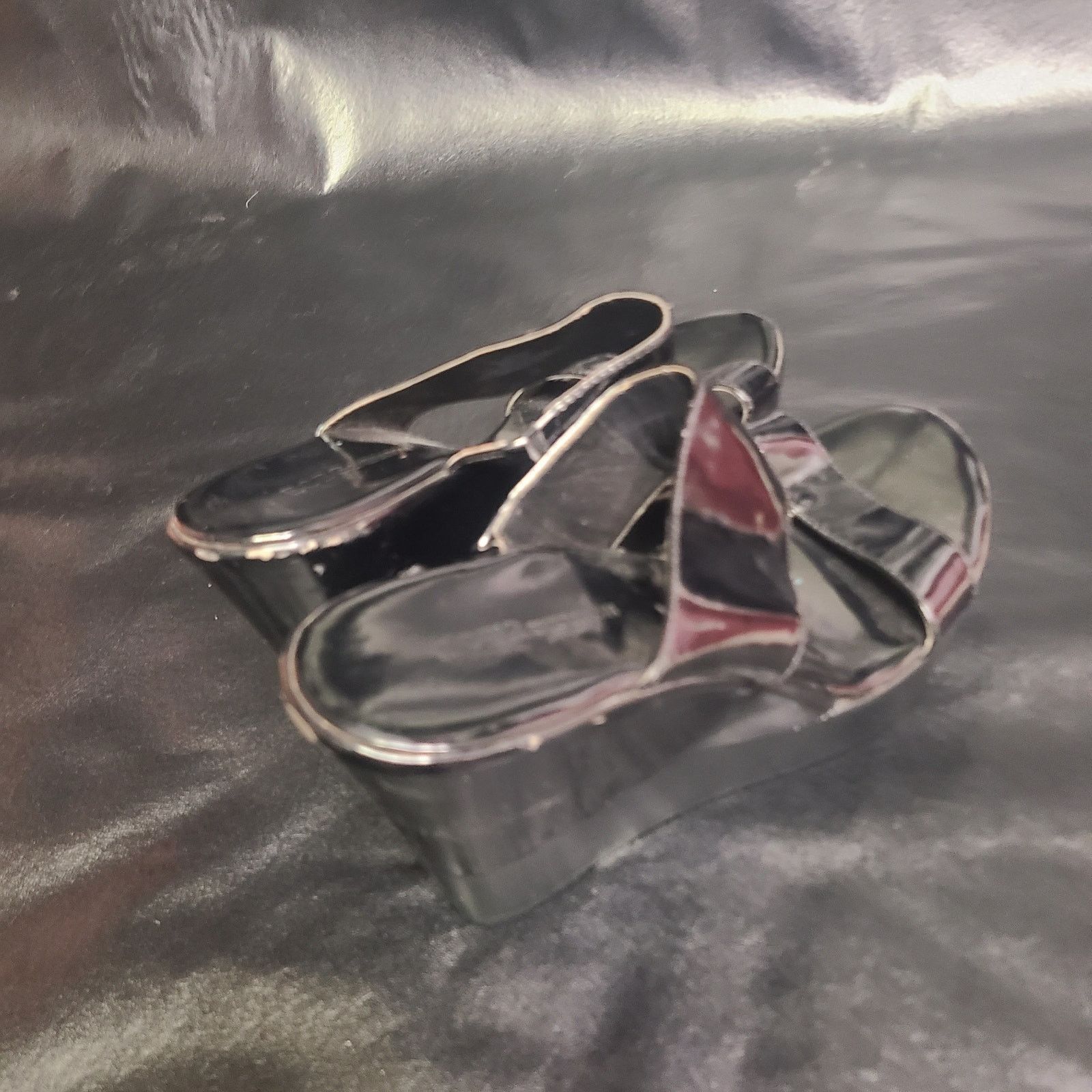 BCBGeneration BCBG black patent leather wedge slides size 9 Size US 9 / IT 39 - 3 Thumbnail
