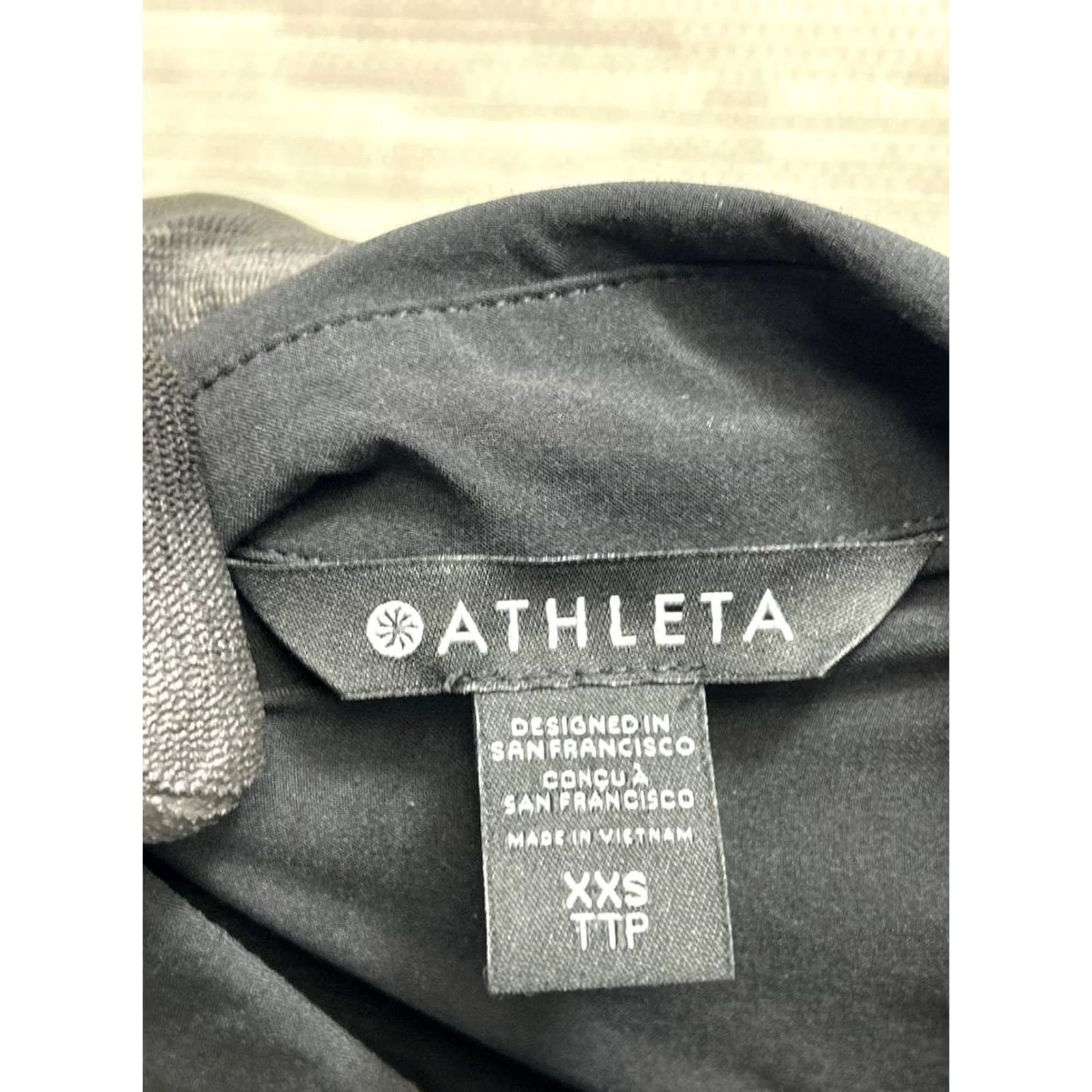 Athleta Athleta Urbanite II Tank Womens XS Black Stretch Lightweight Breathable Sleeveless Activewear Shirt Size ONE SIZE - 6 Thumbnail