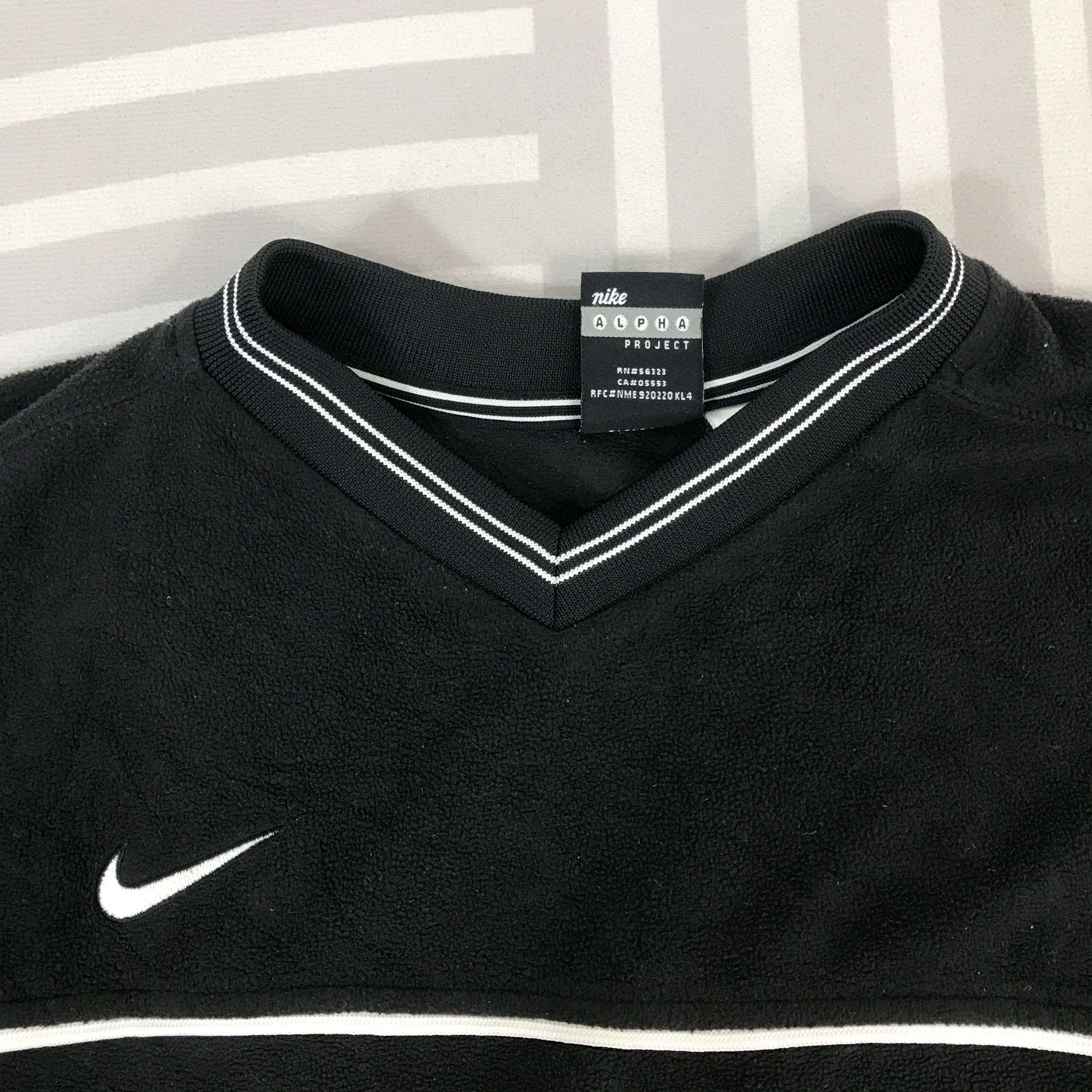 Nike Vintage Nike Team Fleece V-Neck Sweatshirt Size US L / EU 52-54 / 3 - 8 Thumbnail