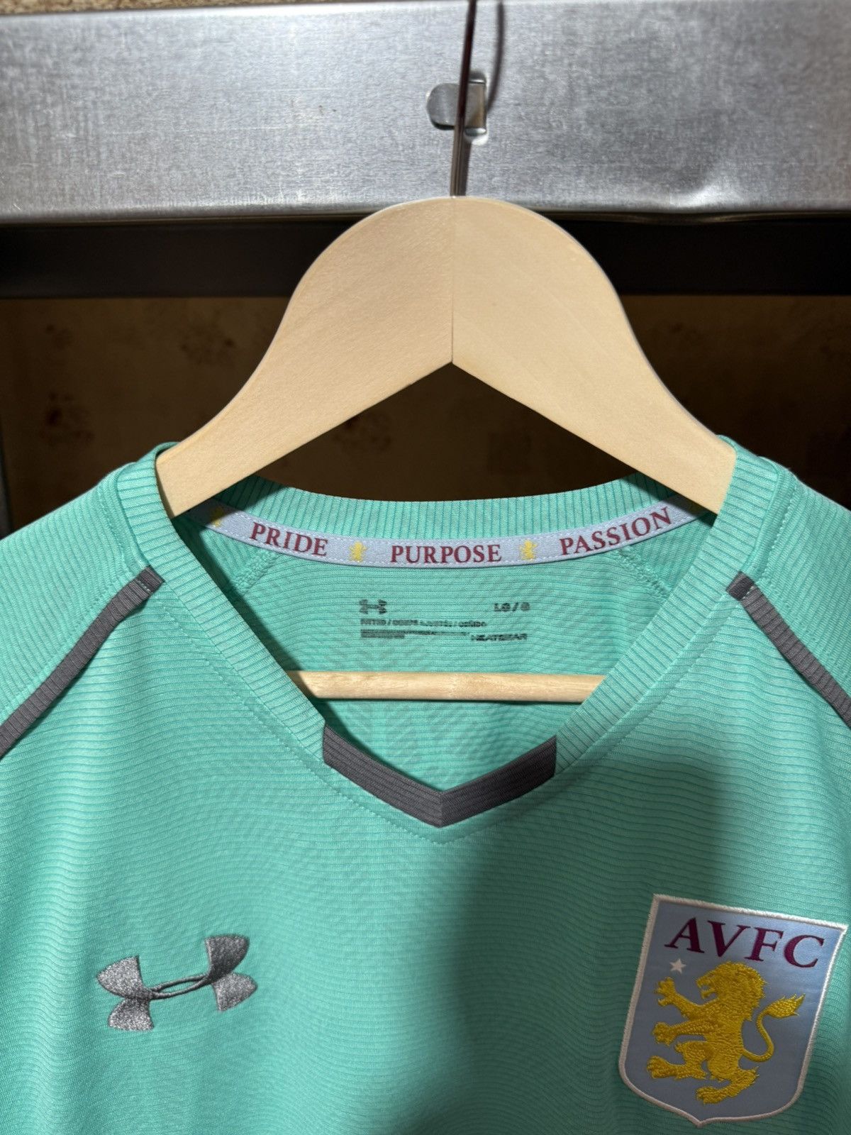 Under Armour × Vintage Under Armour FC Aston Villa Training Soccer Football Jersey Size US L / EU 52-54 / 3 - 6 Thumbnail