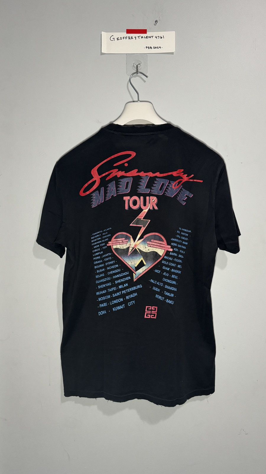 Givenchy GIVENCHY MAD LOVE TOUR T SHIRT - SIZE L Size US L / EU 52-54 / 3 - 2 Thumbnail