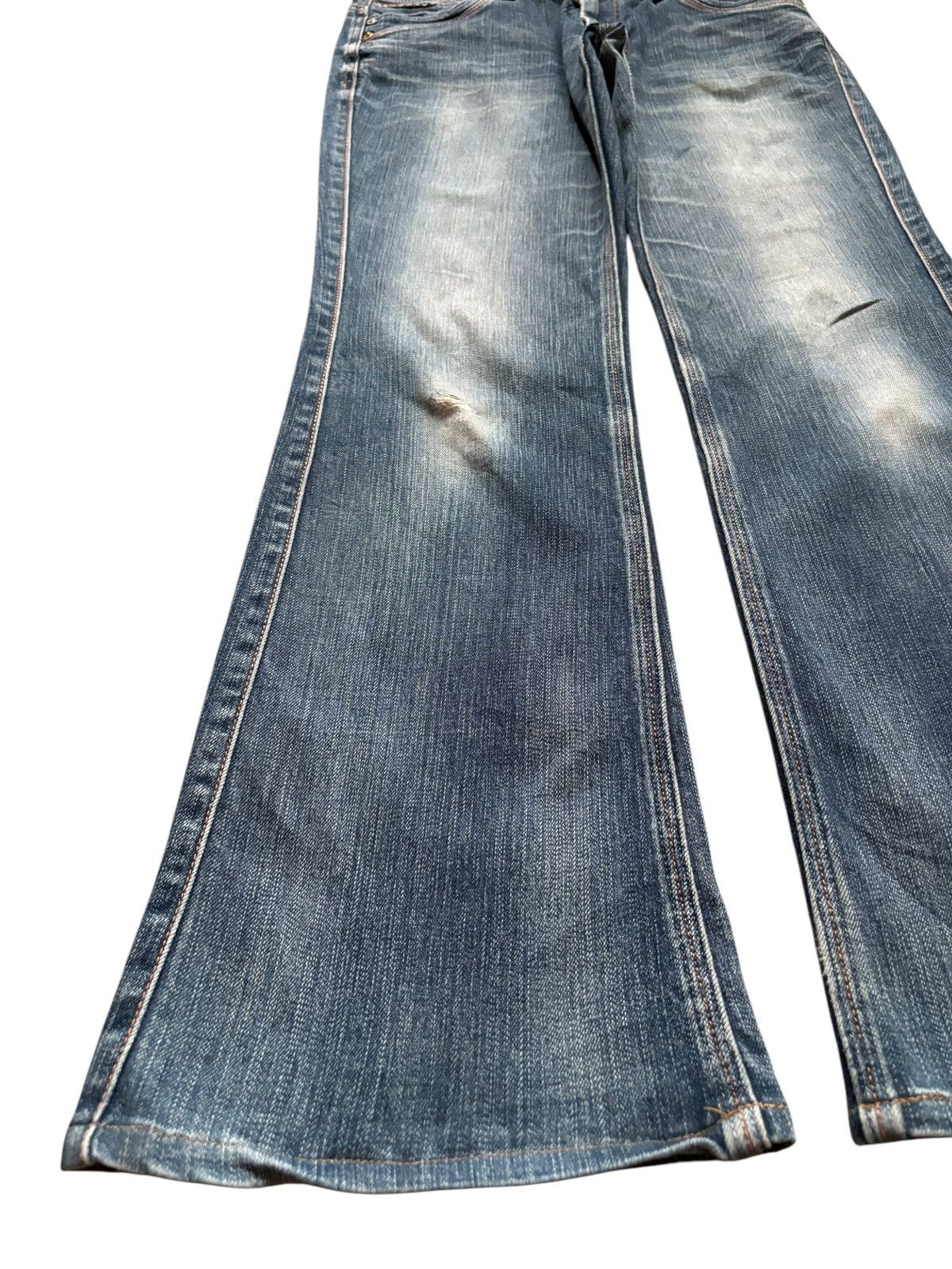 Japanese Brand Vintage Japanese Brand Faded Wash Studded Flare Jeans Size US 31 - 6 Thumbnail