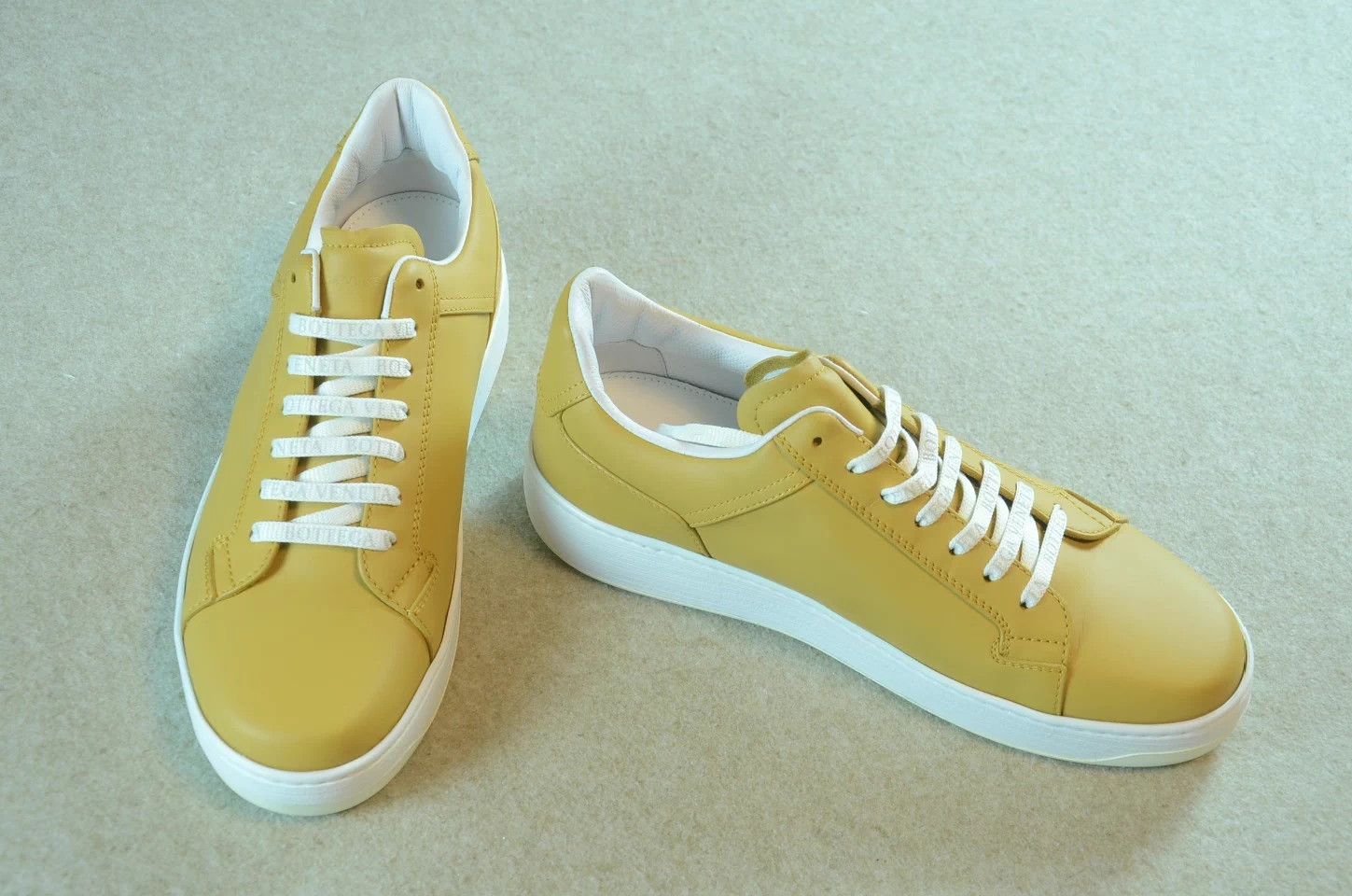 Bottega Veneta Bottega Veneta Full Leather Low Top Sneaker Size US 10 / EU 43 - 4 Thumbnail