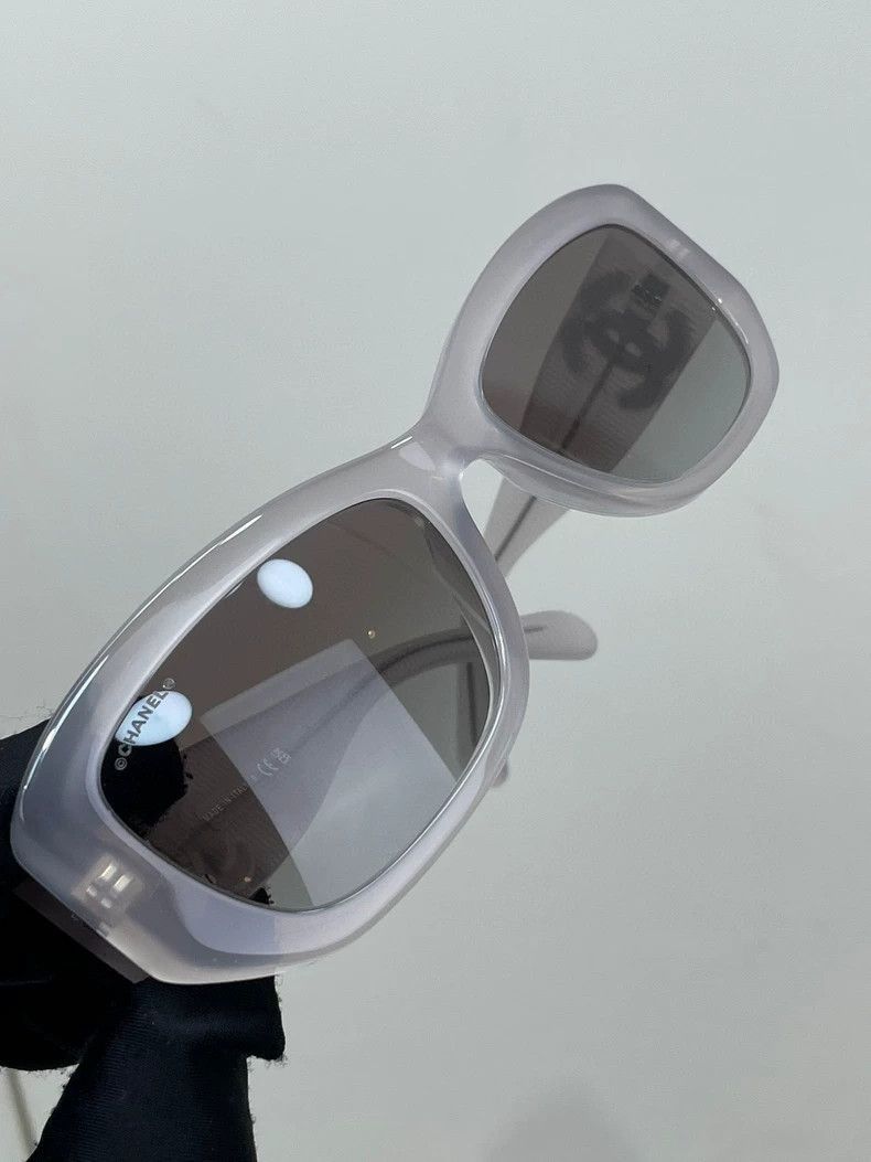 Chanel Chanel Holiday Sweetheart Sunglasses -2505 Size ONE SIZE - 4 Thumbnail