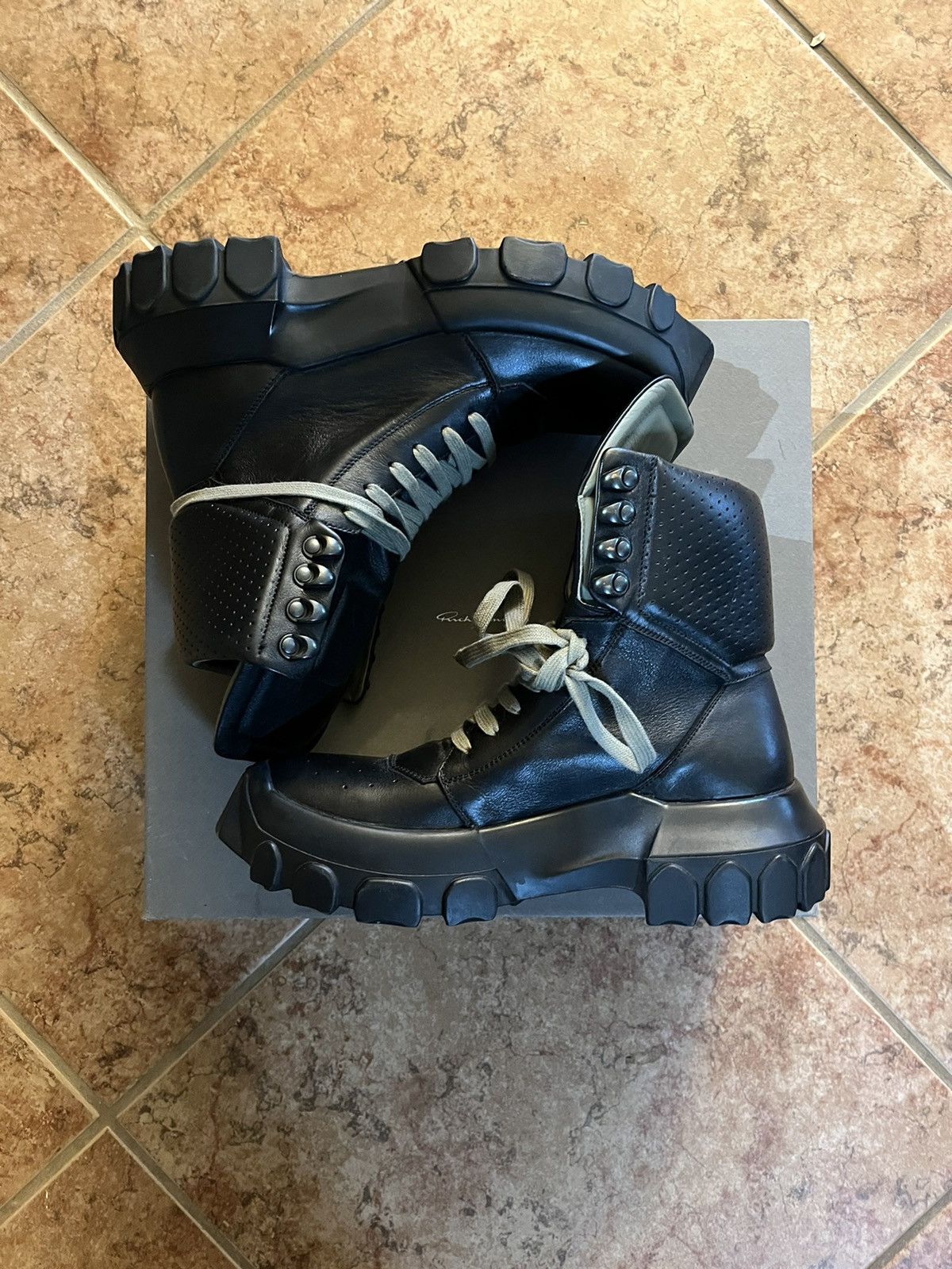 Rick Owens rick owen mainline tractor dunk boot Size US 6 / EU 39 - 3 Thumbnail