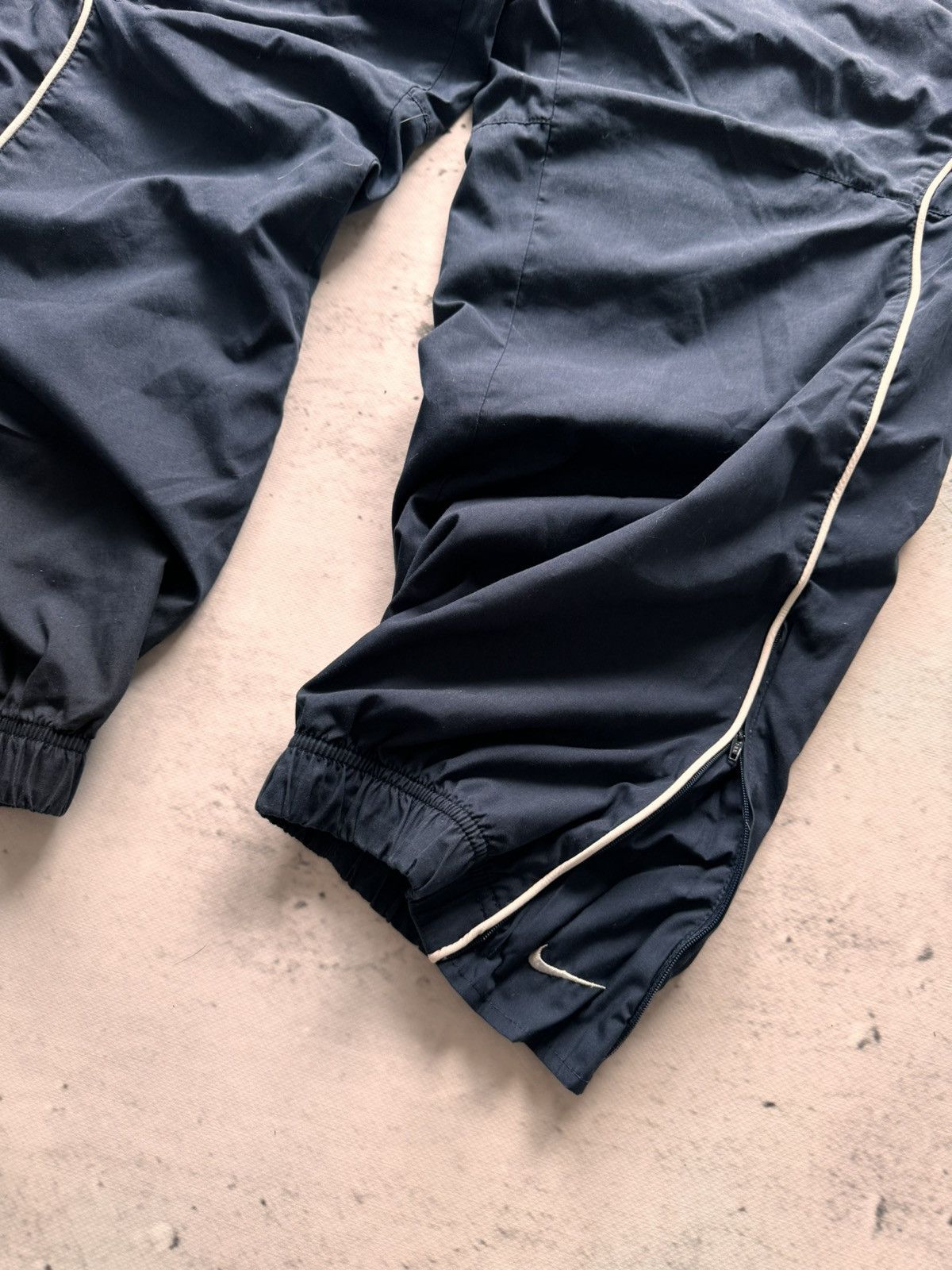 Nike × Vintage NIKE VINTAGE BASIC LOGO OVERSIZE BAGGY PANTS Size US 34 / EU 50 - 2 Thumbnail