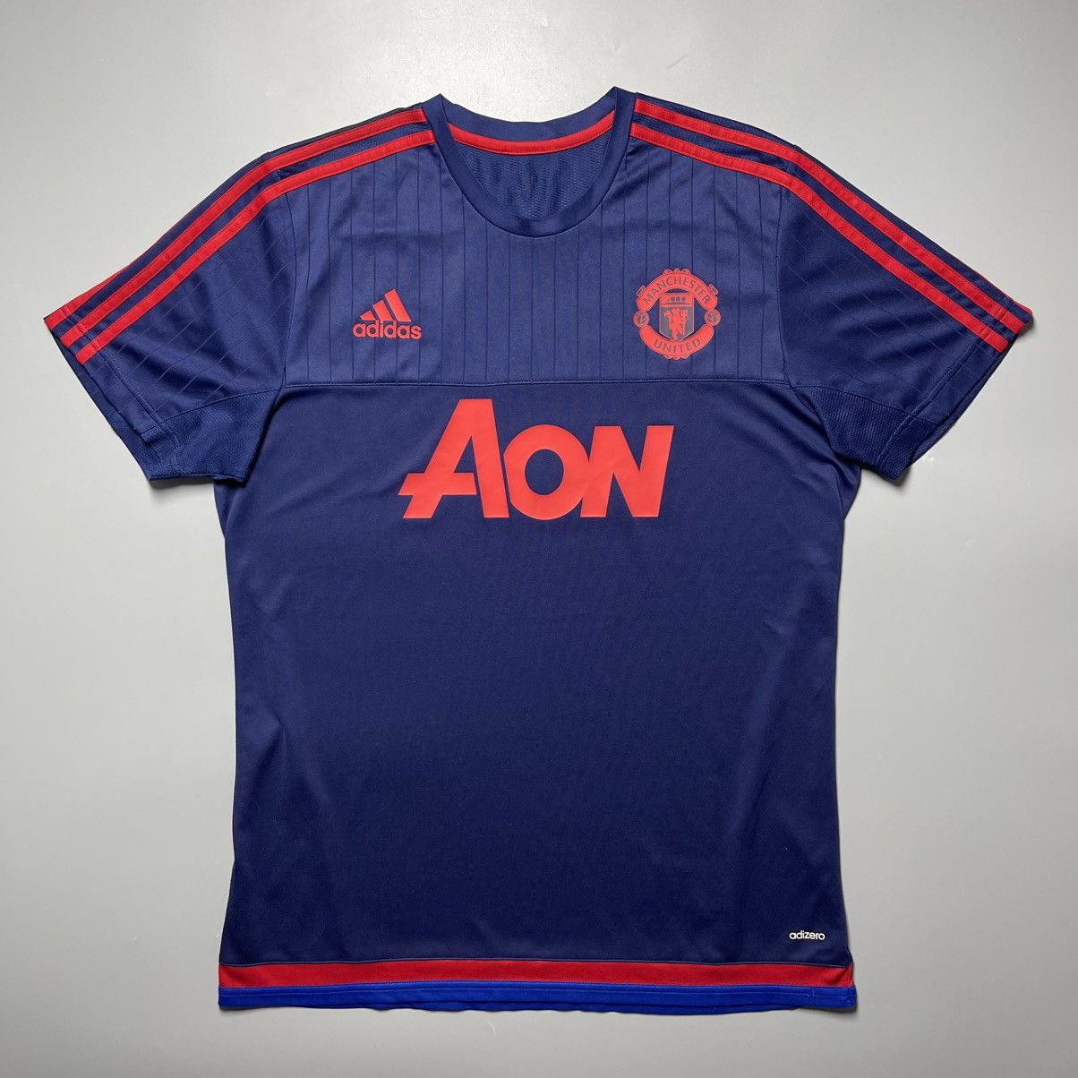 Vintage MANCHESTER UNITED ADIDAS 2015/2016 FOOTBALL TRAINING JERSEY Size US L / EU 52-54 / 3 - 1 Thumbnail