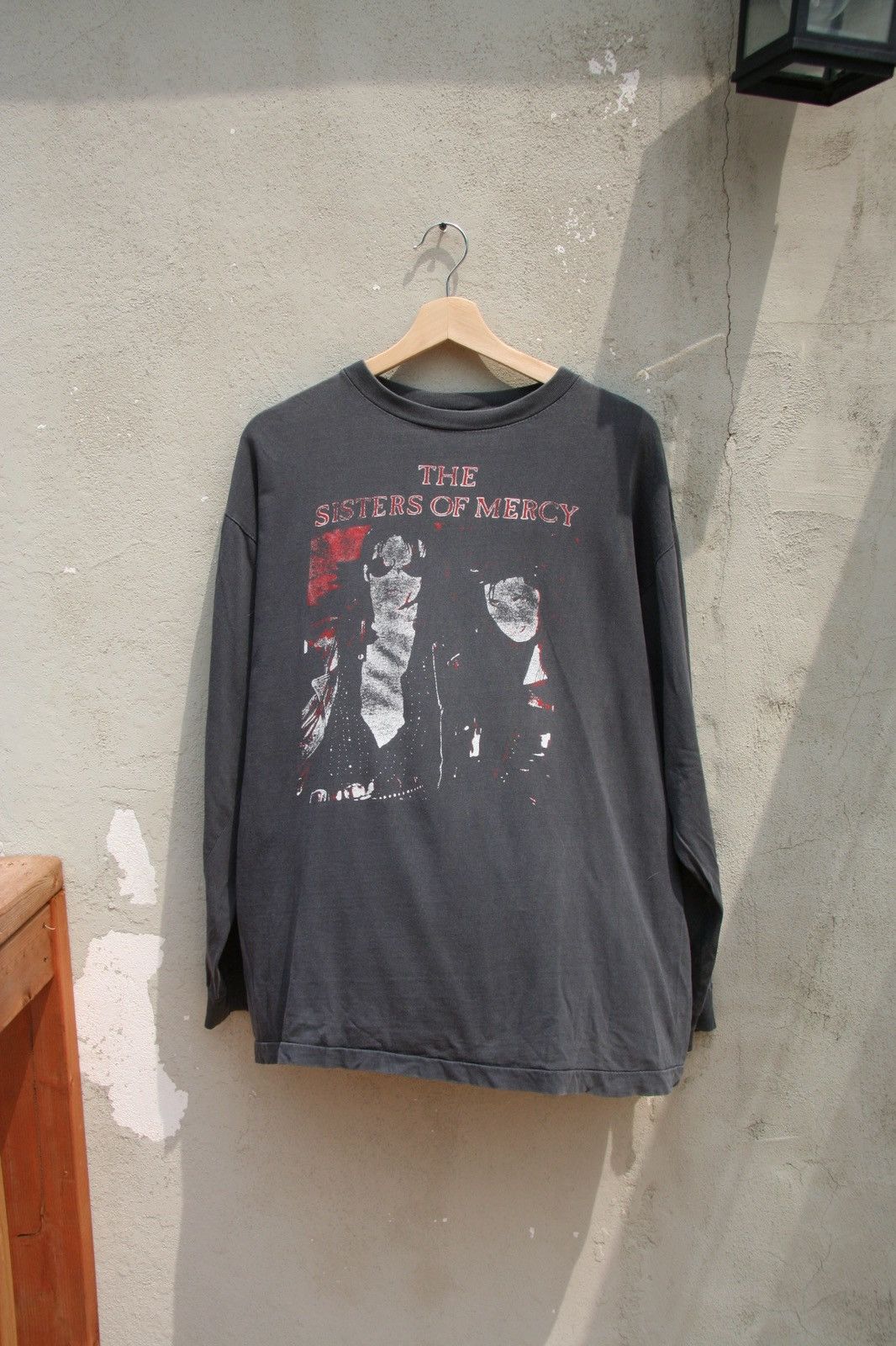Band Tees The Sisters of Mercy – Red/Black Portrait Long Sleeve Size US L / EU 52-54 / 3 - 1 Thumbnail