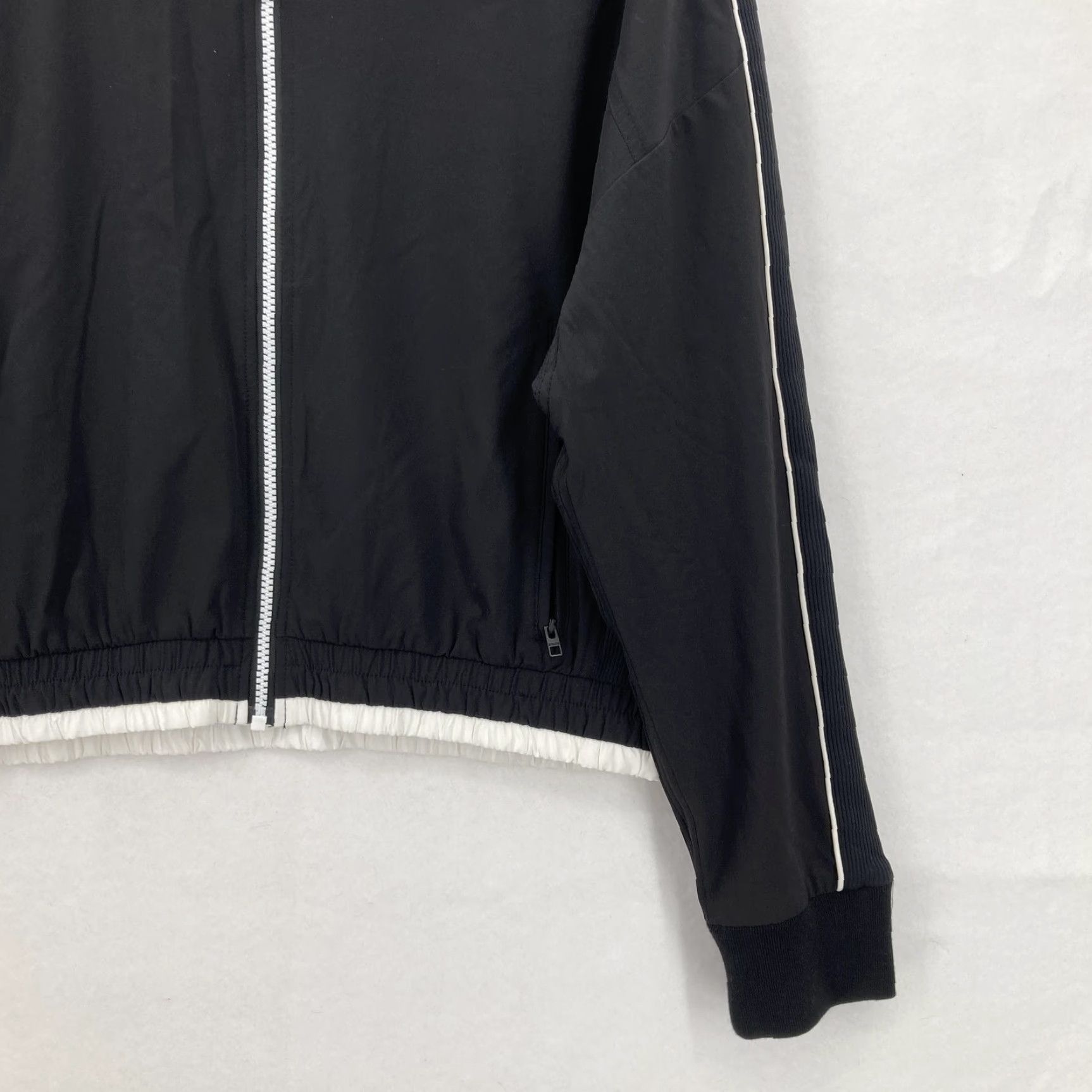 Athleta Athleta Brooklyn Black and White Full Zip Track Bomber Jacket Womens Medium Gym Size M / US 6-8 / IT 42-44 - 3 Thumbnail
