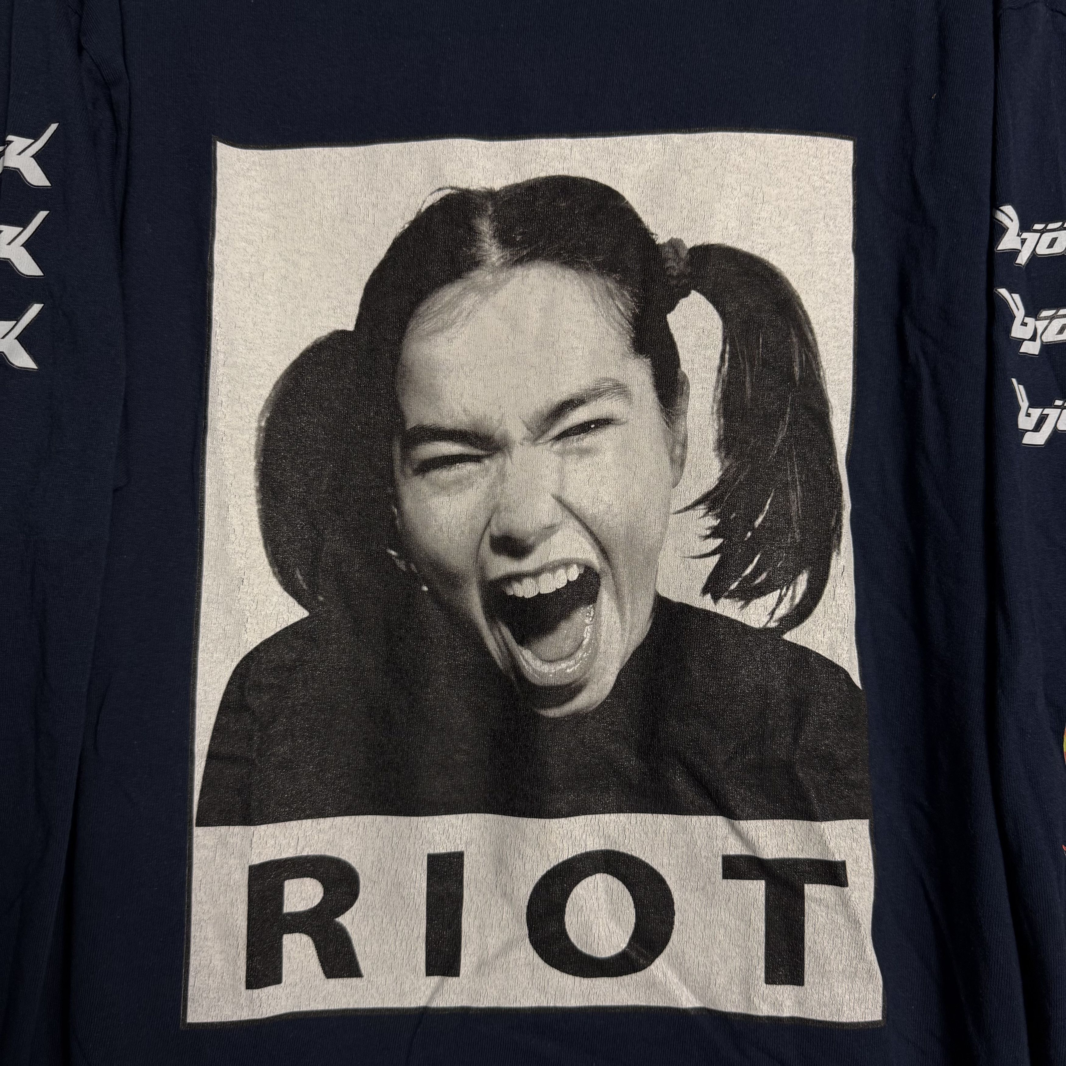 Band Tees 🔥RARE🔥Vintage Bjork Riot OVP L/SLeeve T-shirt Size US XL / EU 56 / 4 - 3 Thumbnail