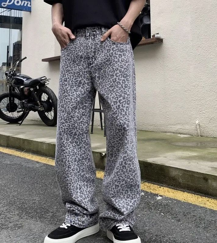 Japanese Brand × Vintage Streetwear Leopard Print Loose Casual Jeans Pants Size US 30 / EU 46 - 1 Thumbnail