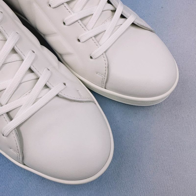 Louis Vuitton Louis Vuitton Classic White Lace-Up Sneakers - Size US 8.5 / EU 41-42 - 8 Thumbnail