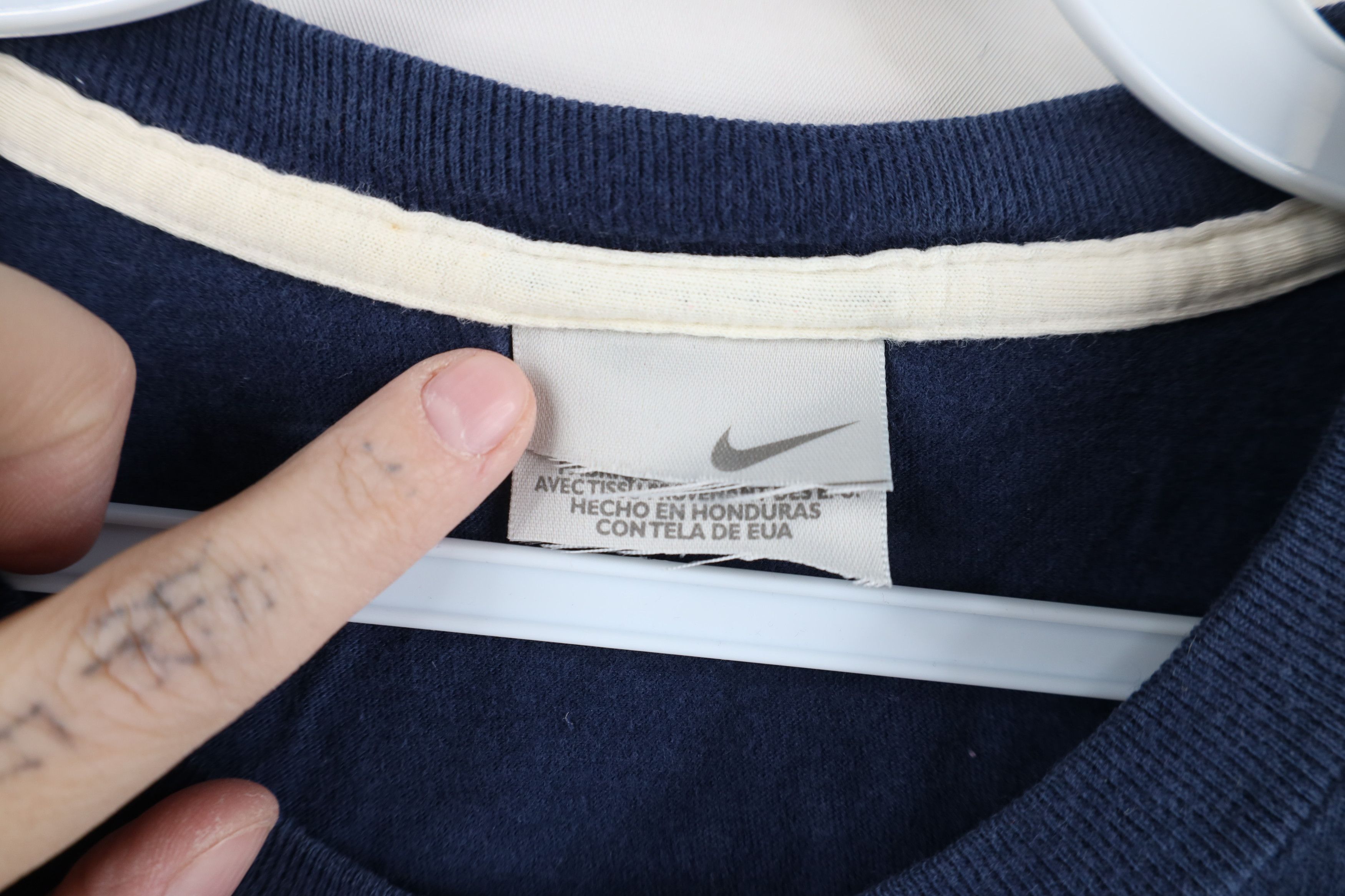 Nike Vintage Y2K Nike Travis Scott Big Center Swoosh T-Shirt Size US L / EU 52-54 / 3 - 9 Thumbnail