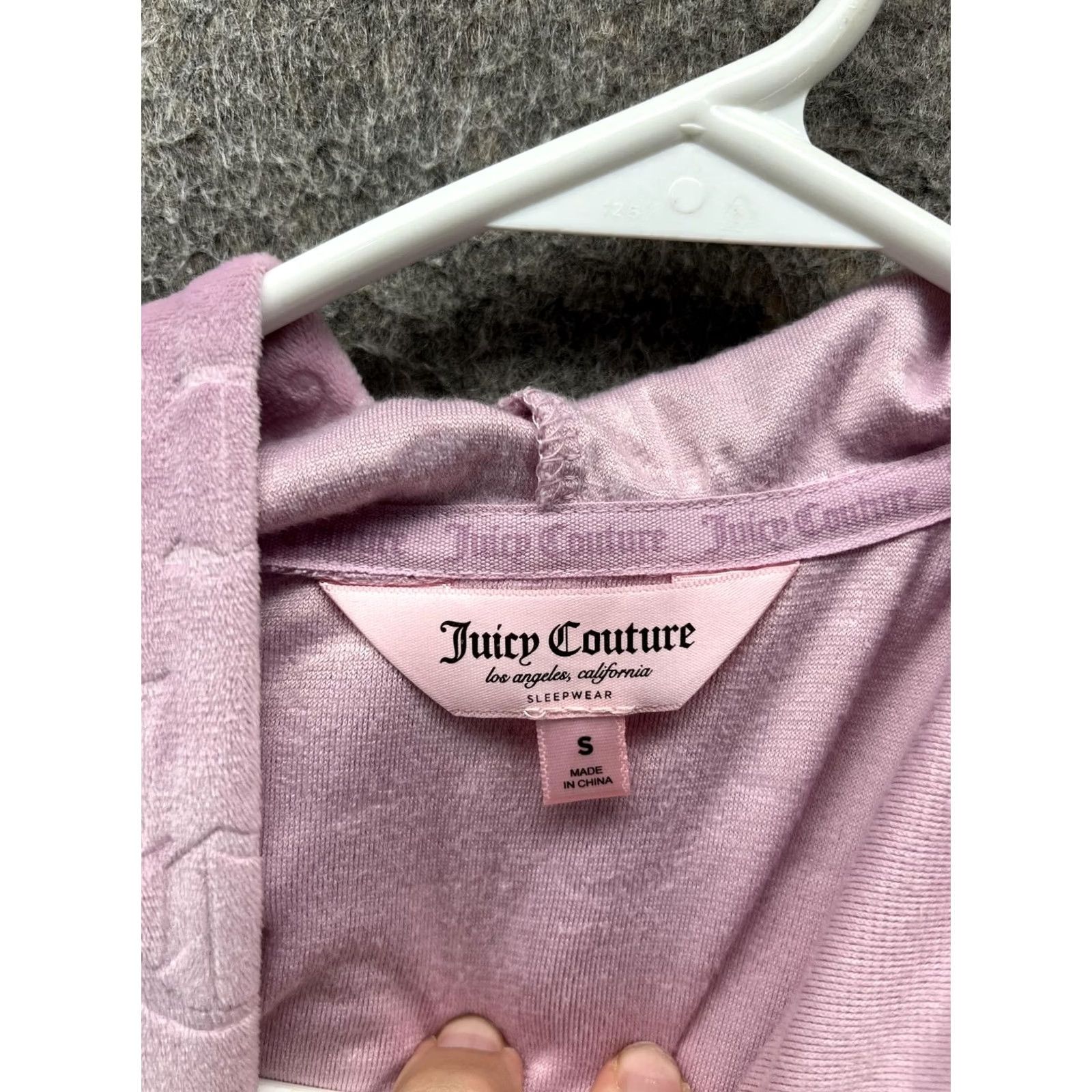 Juicy Couture VINTAGE Juicy Couture Pajama Top Womens Small Pink Velour Rhinestone Hoodie Long Sleeve Size S / US 4 / IT 40 - 4 Thumbnail