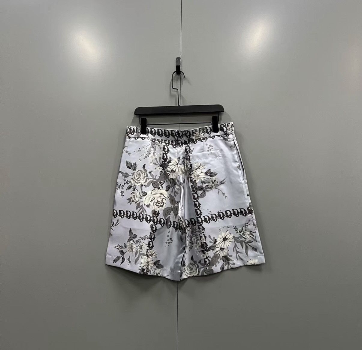 Dior Dior Floral & Logo Printed Shorts J41 Size US 32 / EU 48 - 2 Thumbnail