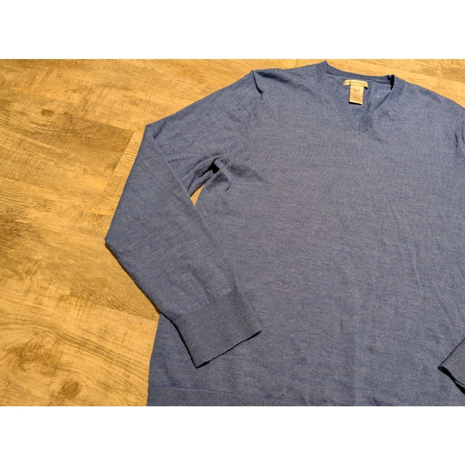 Gap GAP Men’s Blue V-Neck Sweater 100% Italian Merino Wool Size M Pullover Knit Lightweight All Seasons Casual Business Size US M / EU 48-50 / 2 - 4 Thumbnail